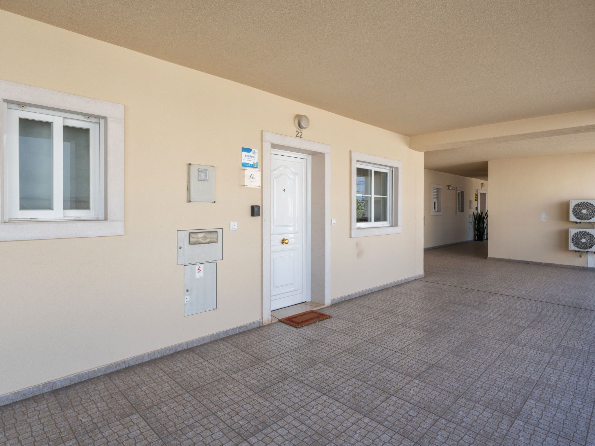 Wohnung mit Terrasse und 2 Schwimmbecken-Image-tags.info