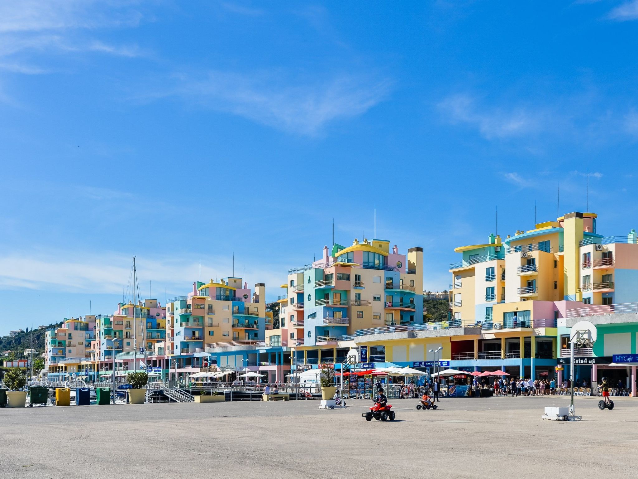 Wohnung mit Terrasse und 2 Schwimmbecken-Image-tags.info