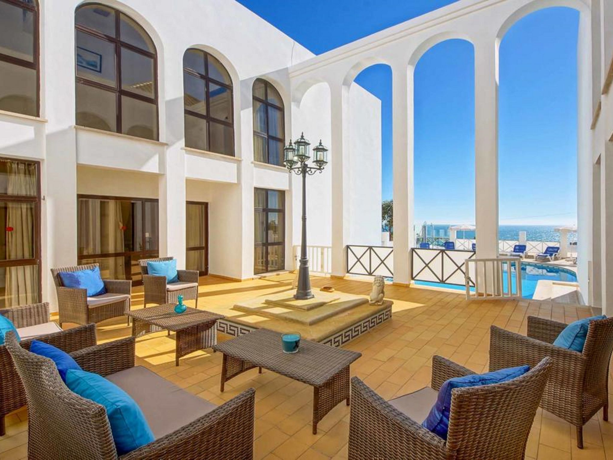 Chalet "Villa Albuar" mit eigenem Pool-Drinnen