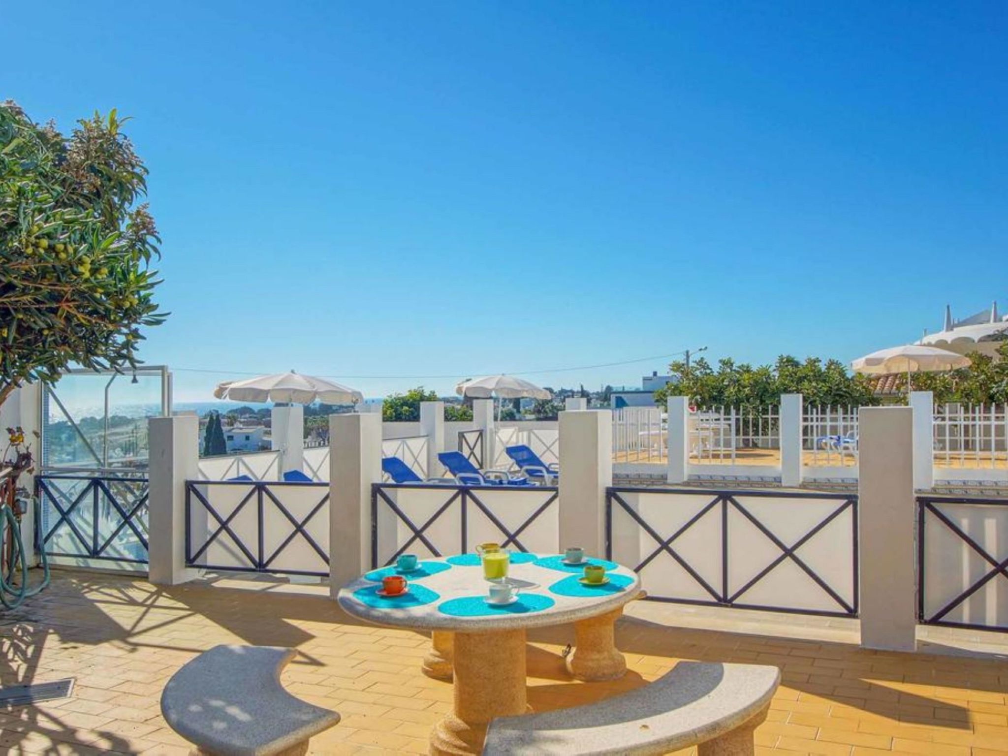 Chalet "Villa Albuar" mit eigenem Pool-Drinnen