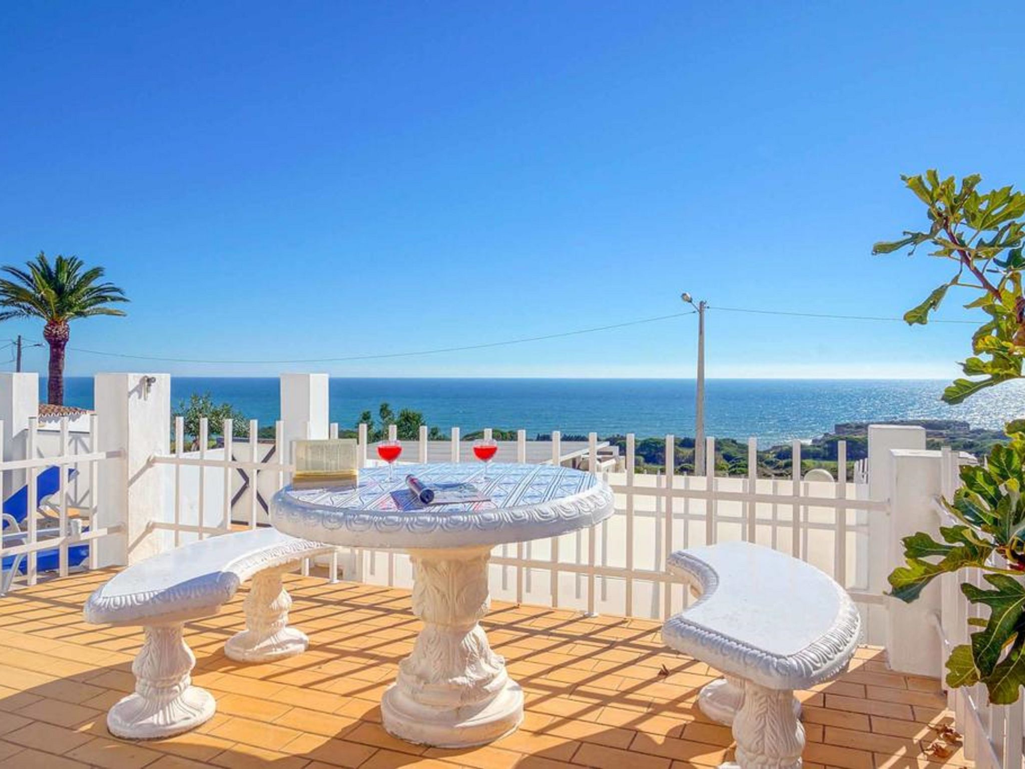 Chalet "Villa Albuar" mit eigenem Pool-Drinnen