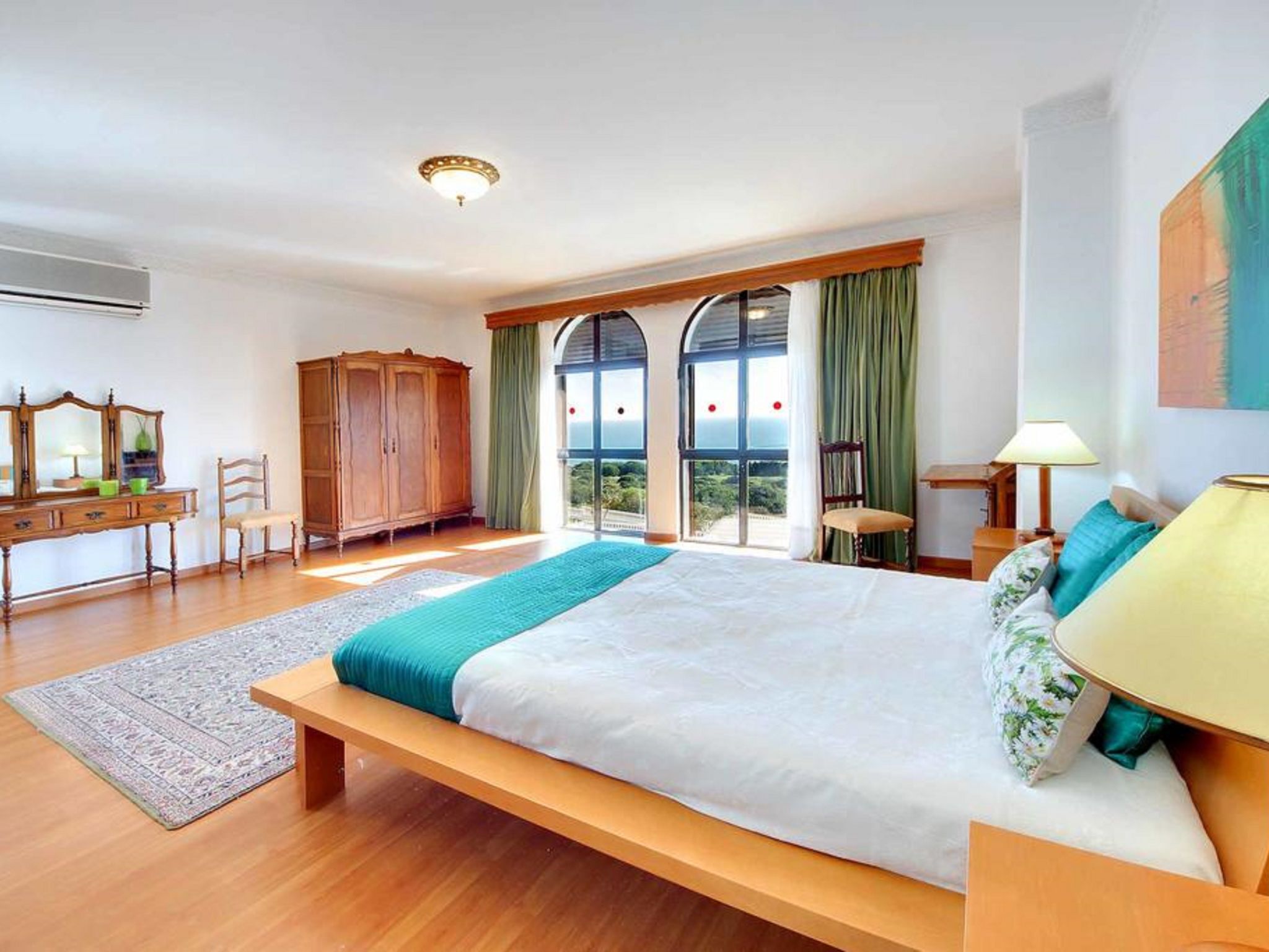 Chalet "Villa Albuar" mit eigenem Pool-Drinnen