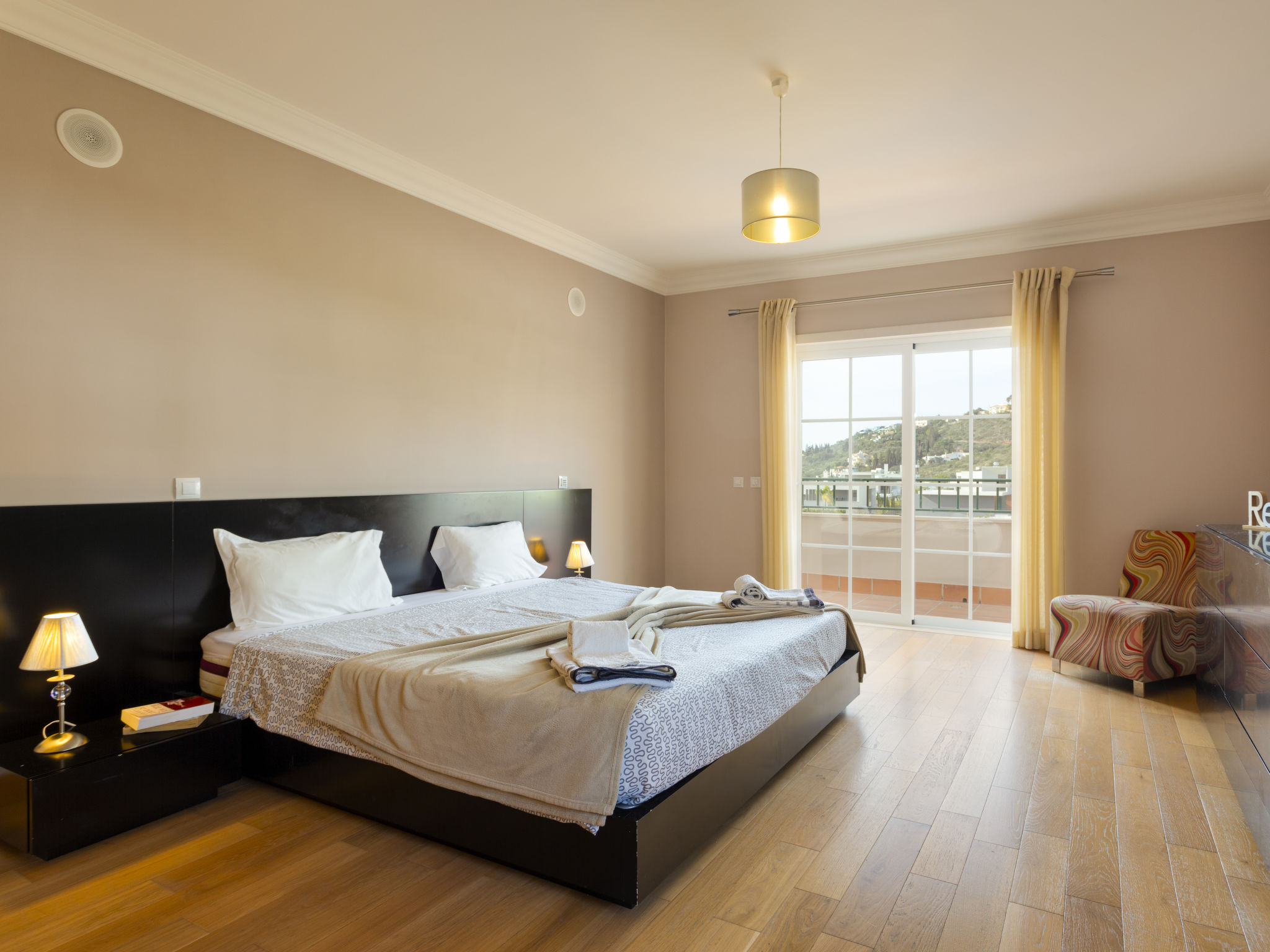 Photo of Amendoeiras