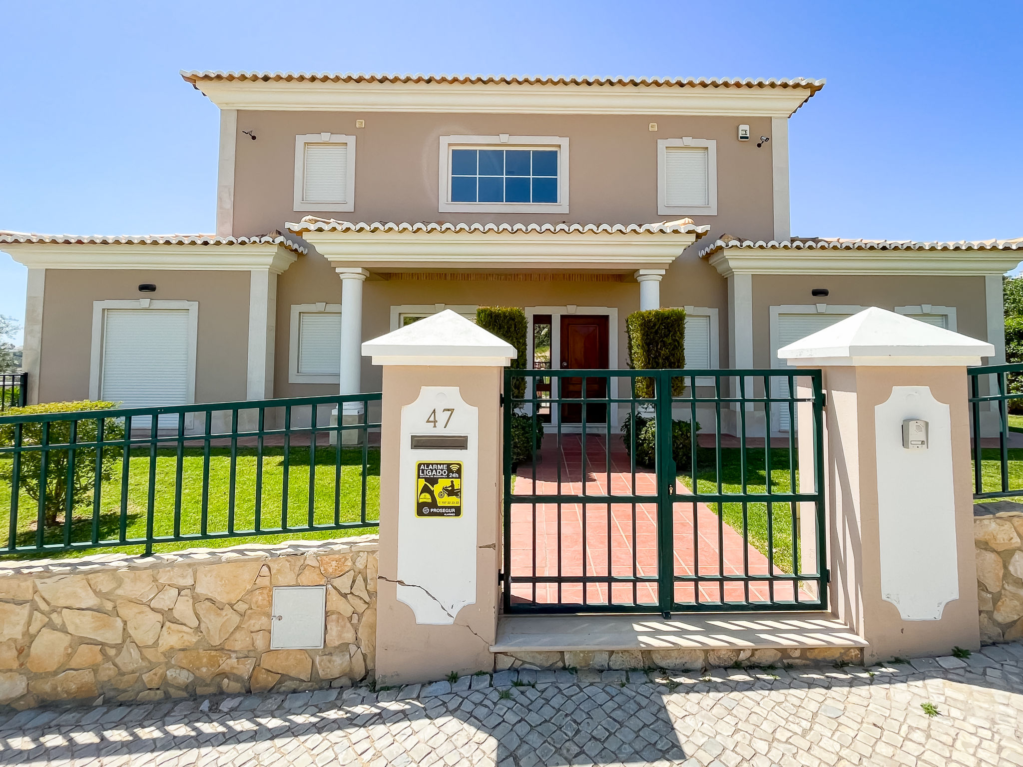 Photo of Amendoeiras