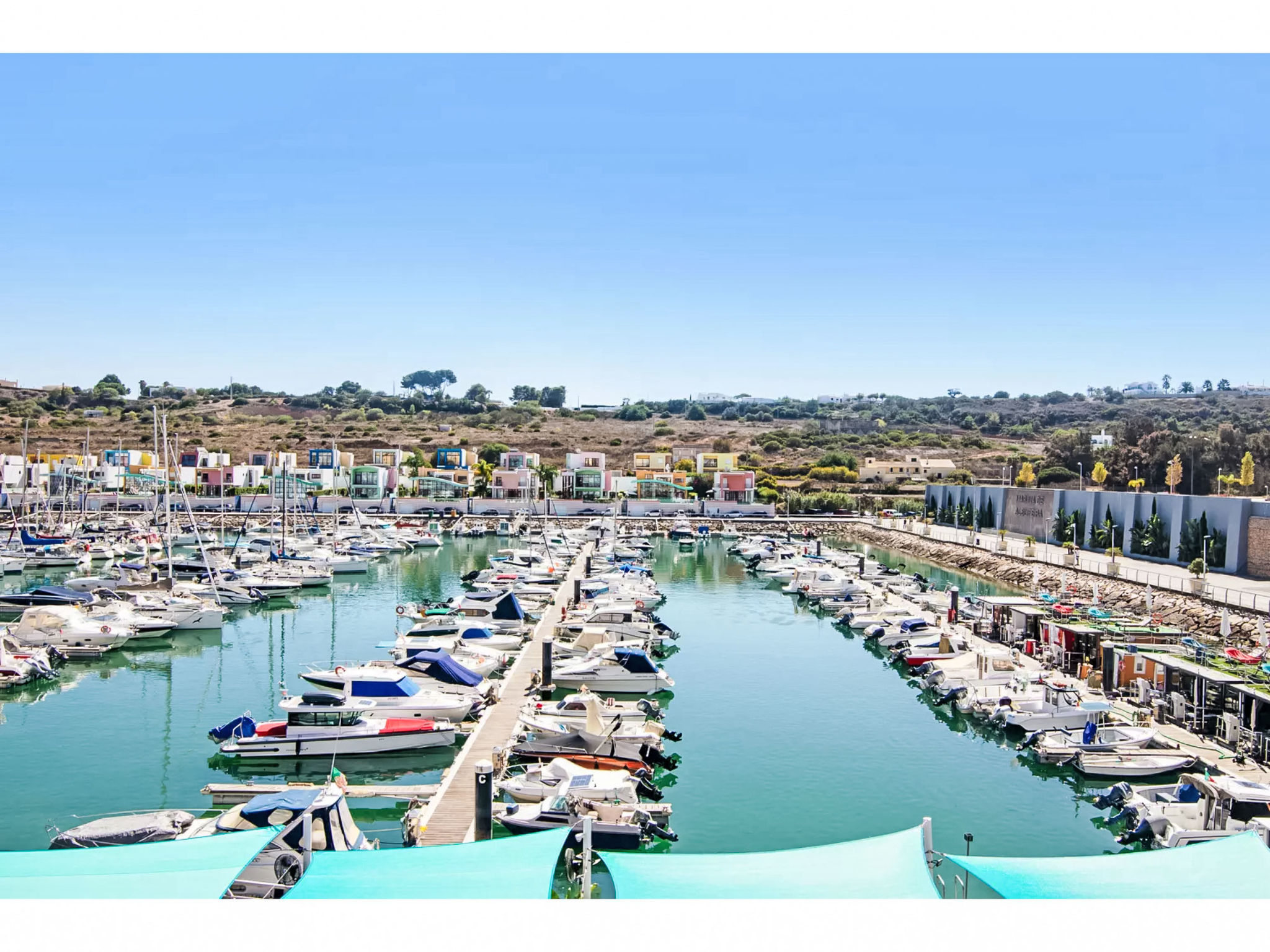 W Marina - Sunny Way-Buiten