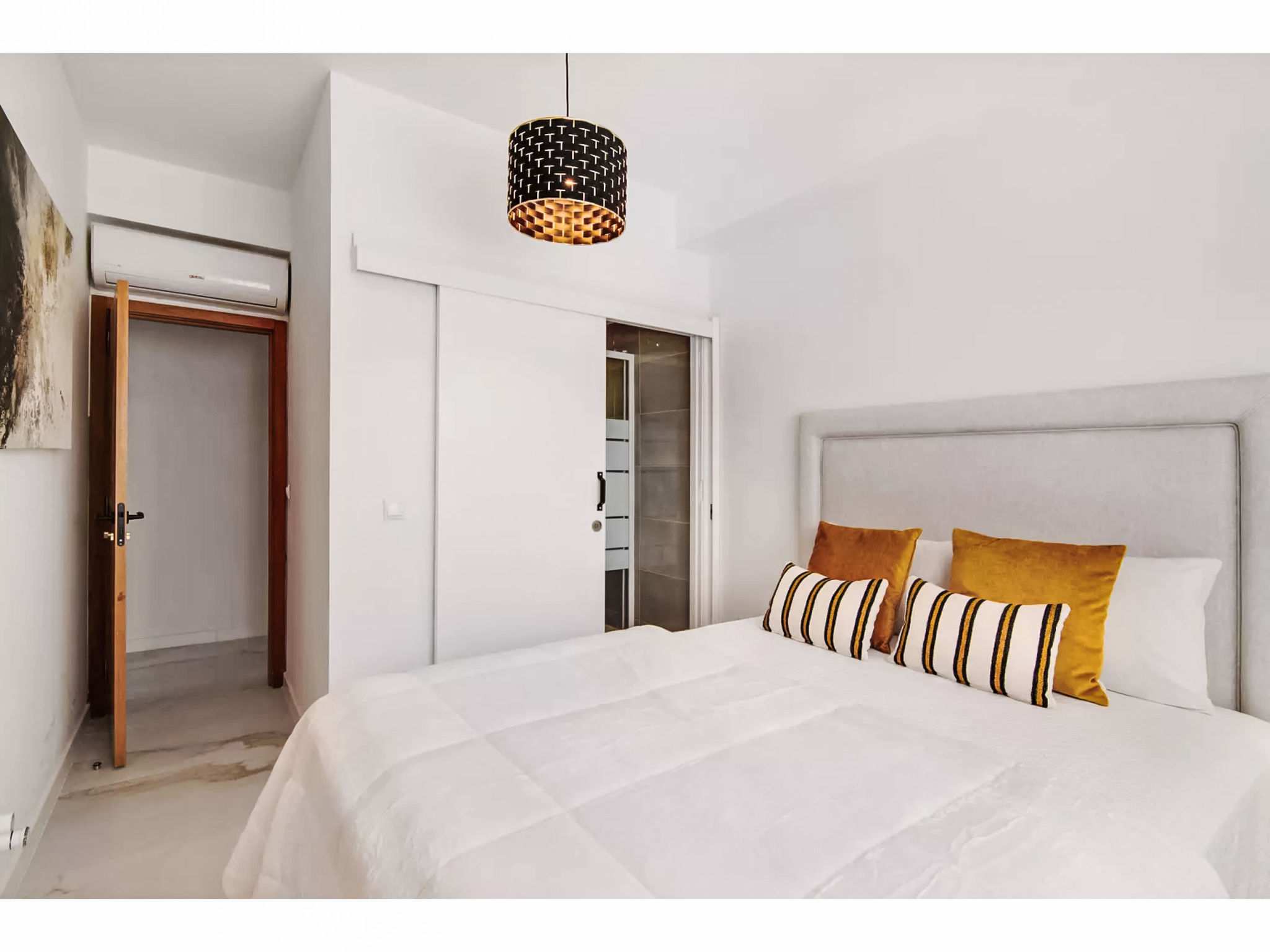 W Marina - Sunny Way-Binnen