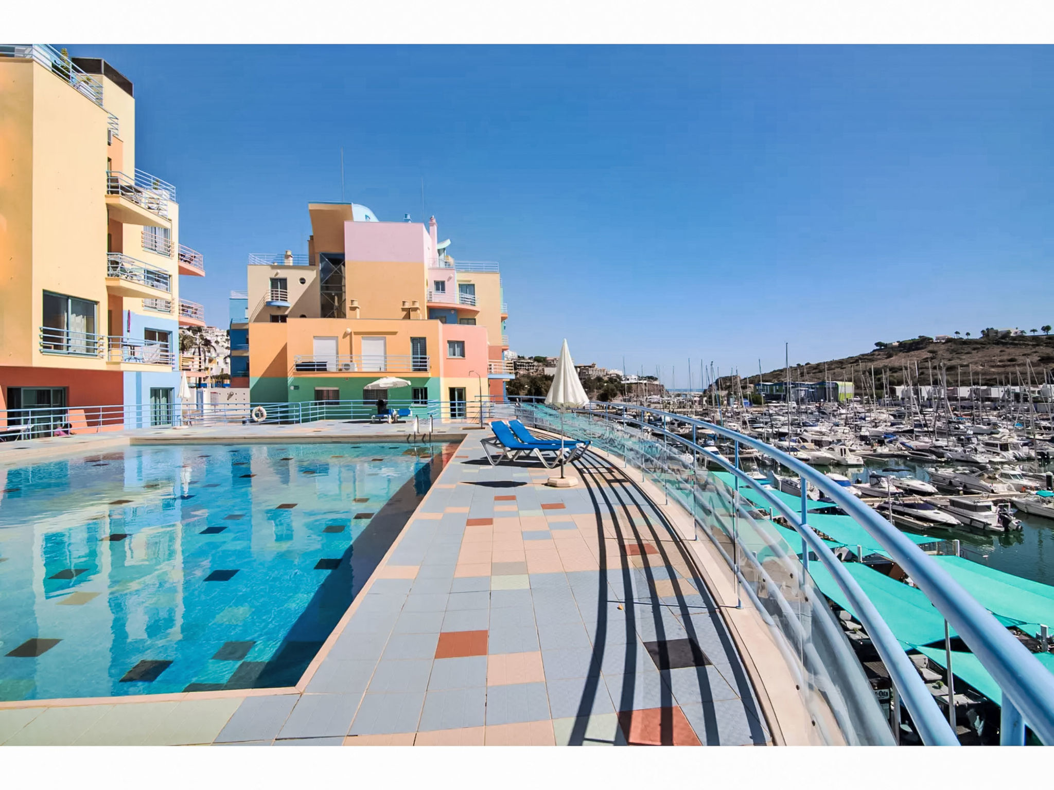 W Marina - Sunny Way-Buiten