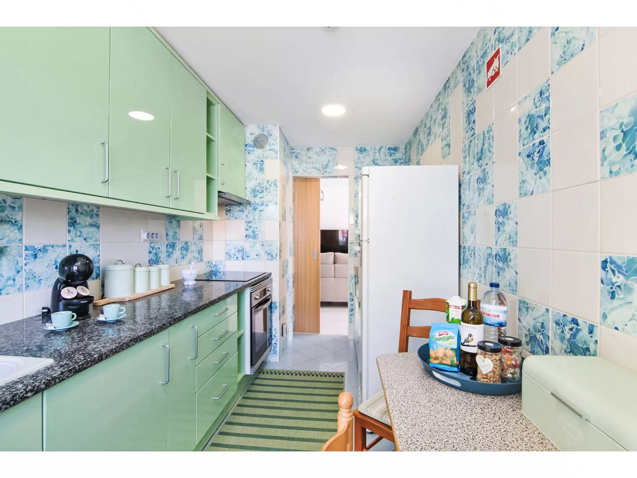 W Marina - Sunny Way-Binnen