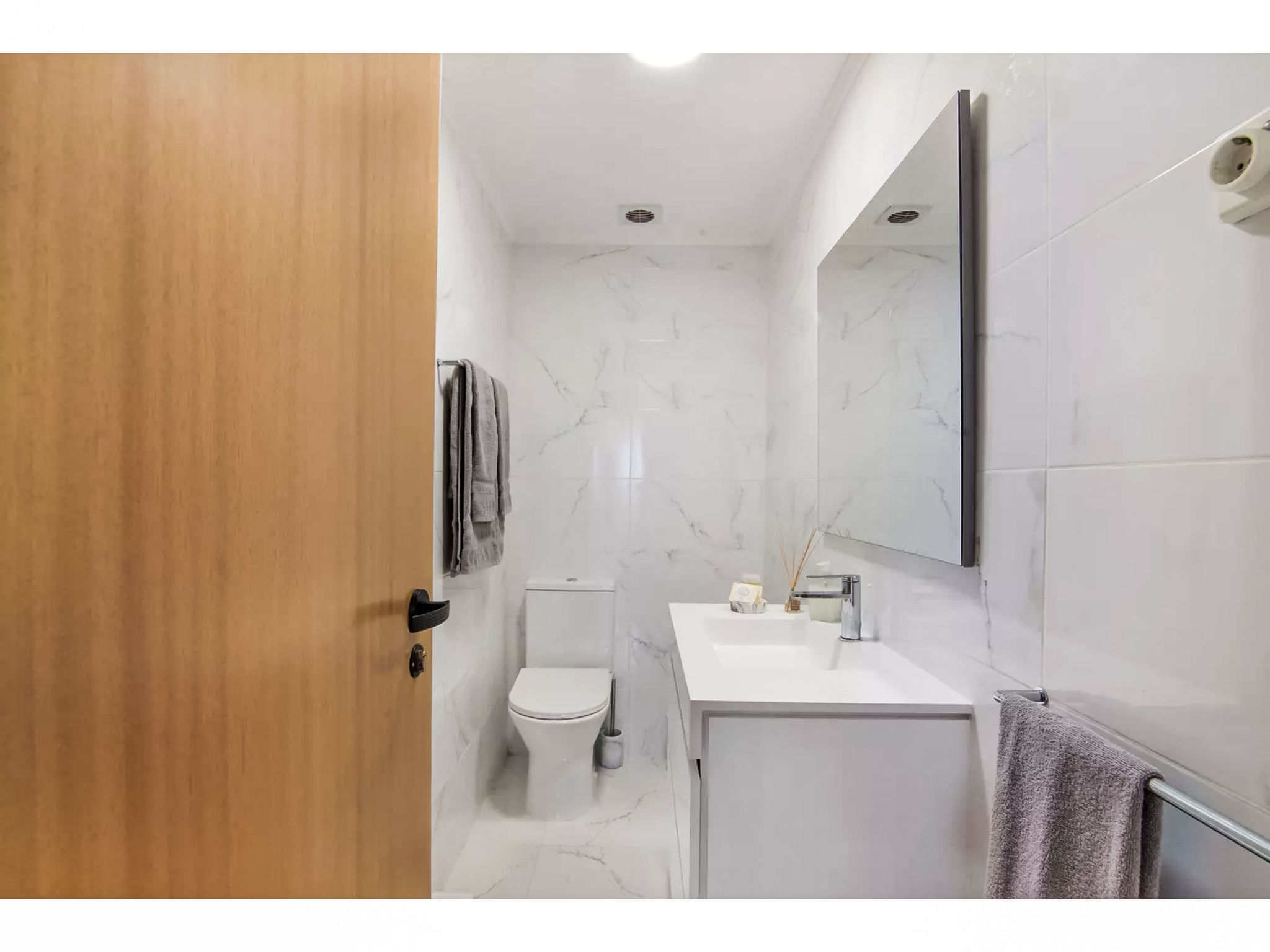 W Marina - Sunny Way-Binnen