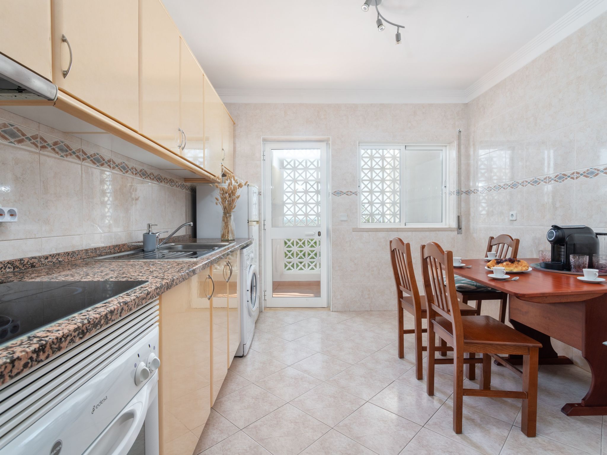 Wohnung "Timur" mit Gemeinschaftspool-Image-tags.info