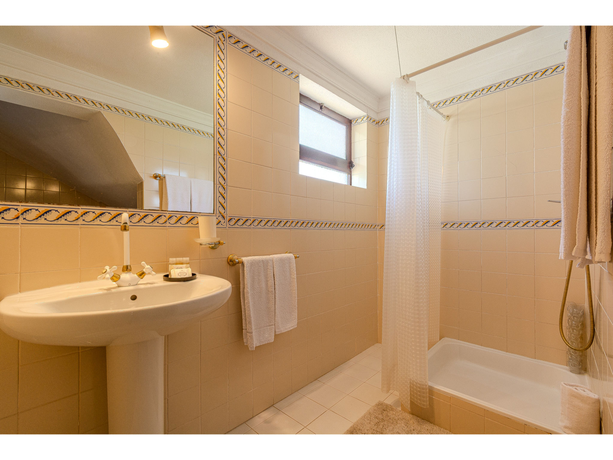 Rita - Sunny Way-Drinnen