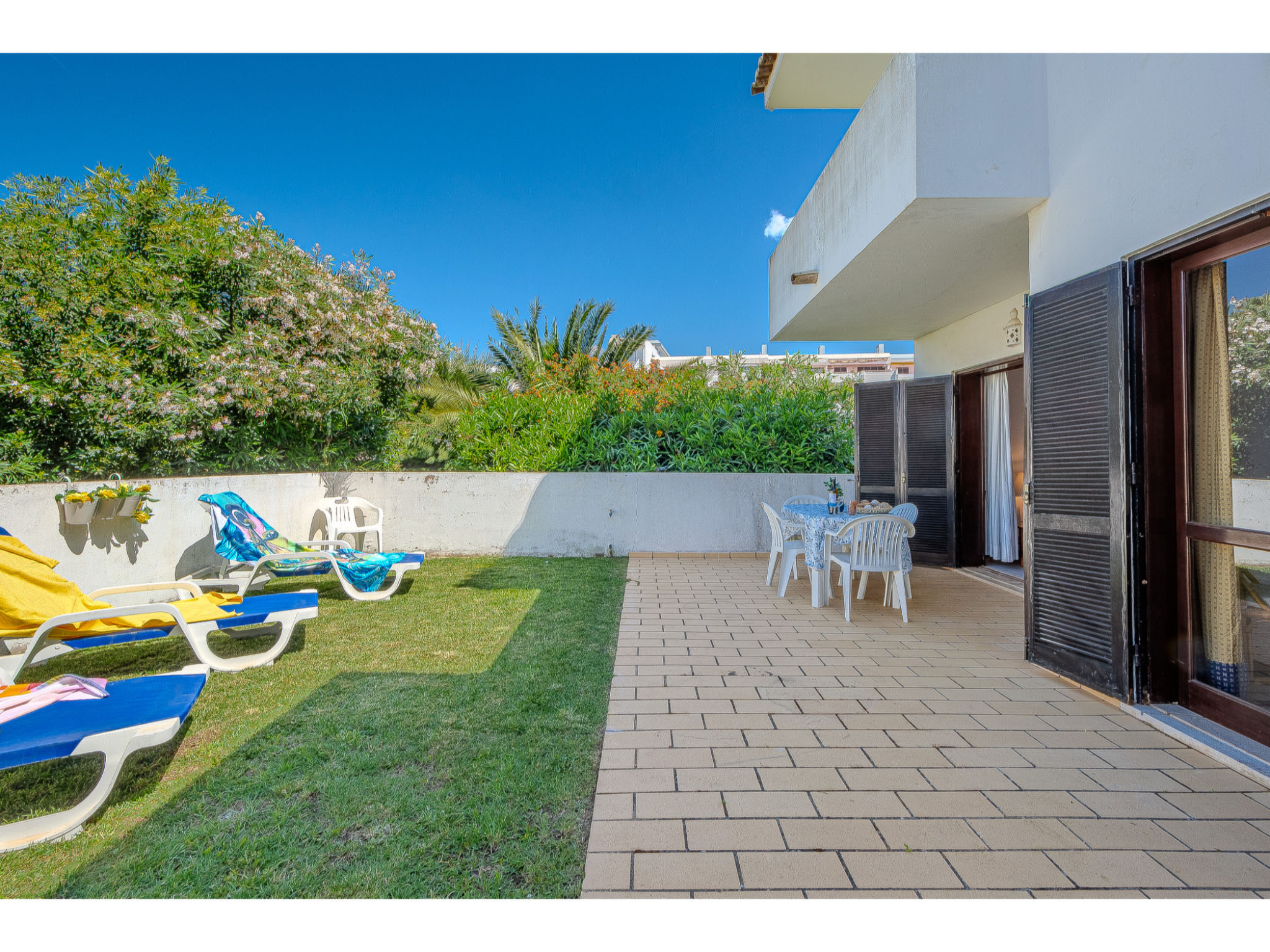 Rita - Sunny Way-Draußen