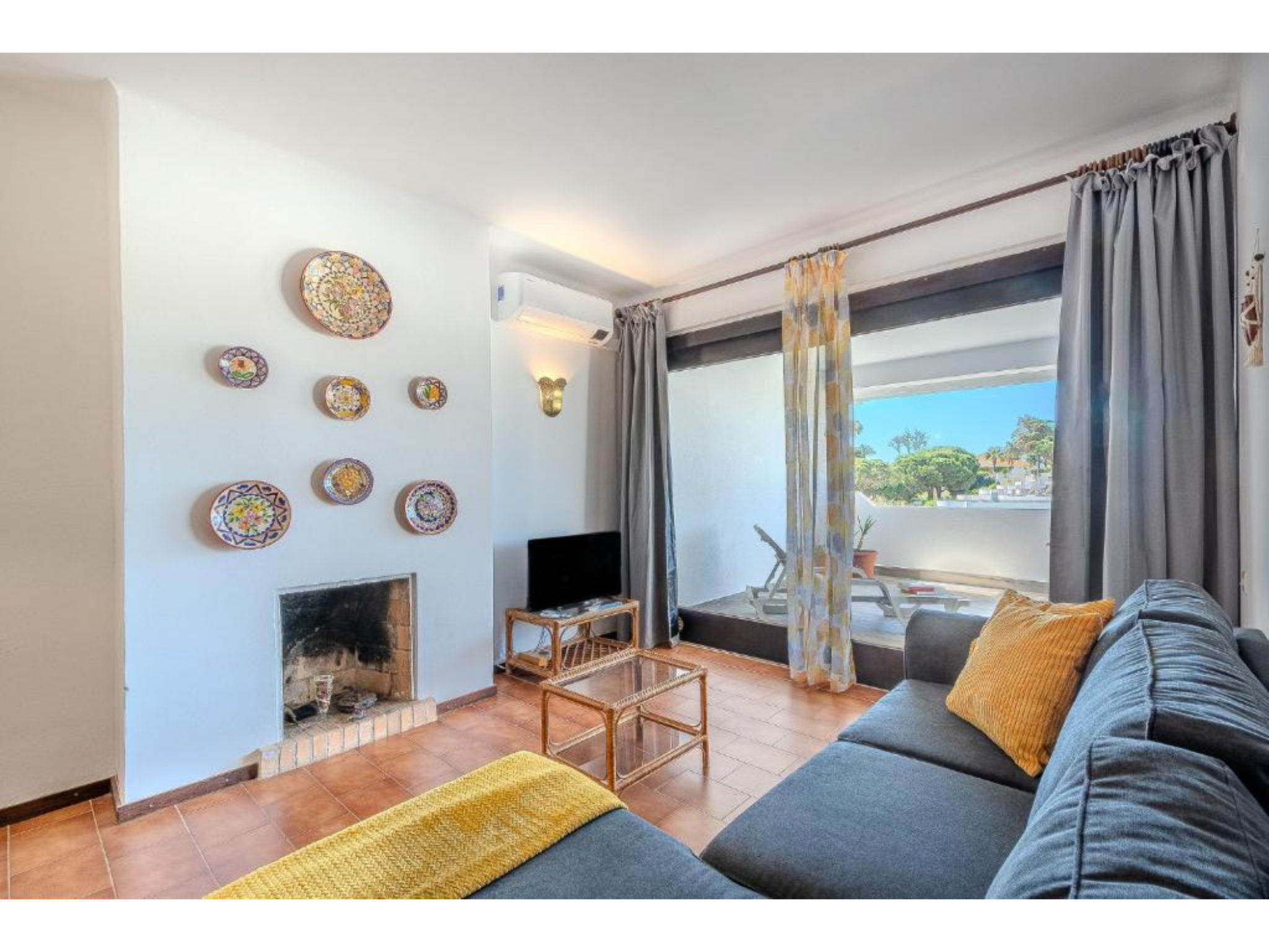 Ivone - Sunny Way-Drinnen