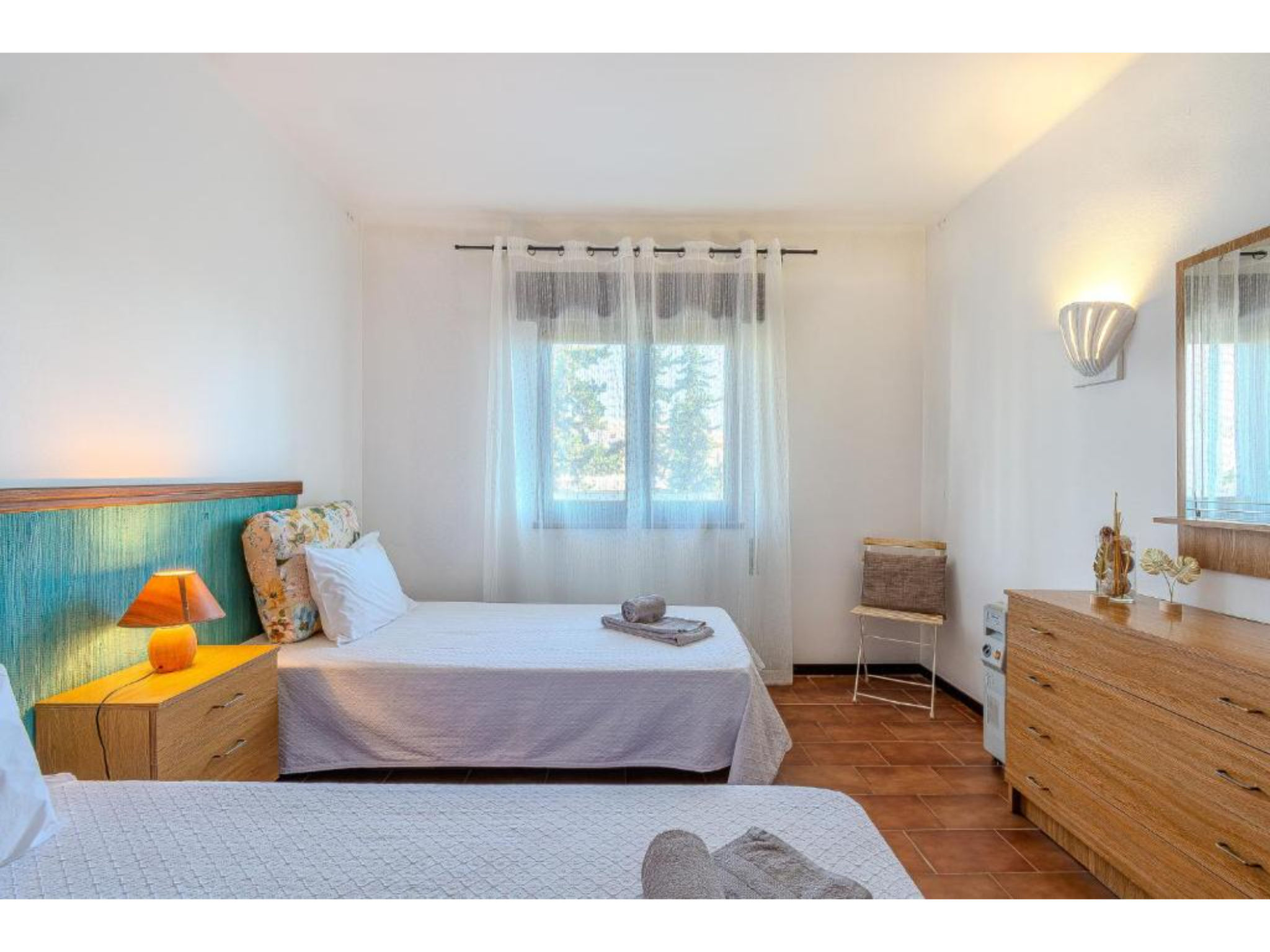 Ivone - Sunny Way-Drinnen