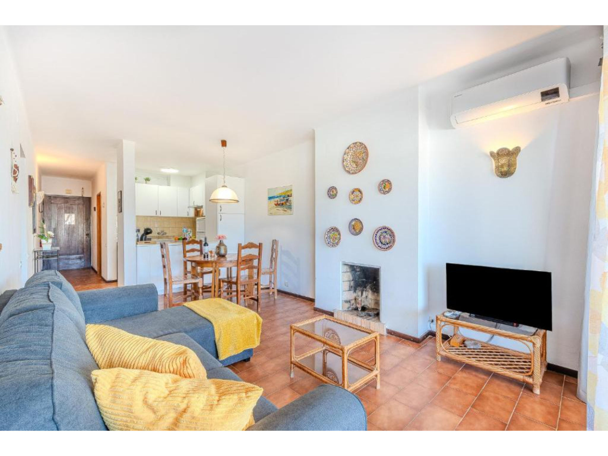 Ivone - Sunny Way-Drinnen