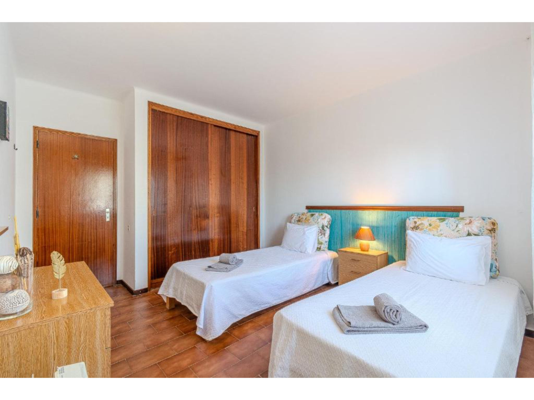 Ivone - Sunny Way-Drinnen