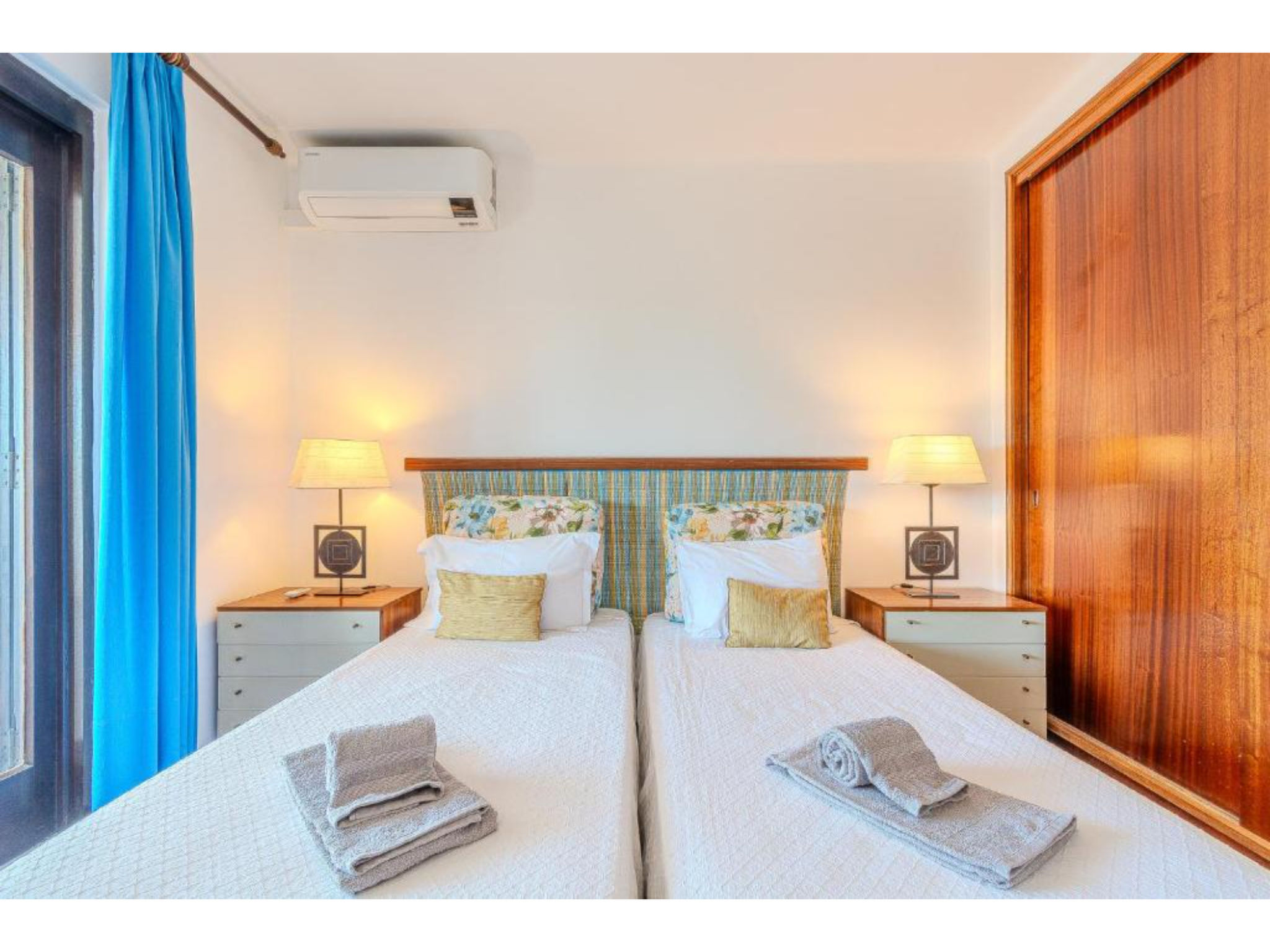 Ivone - Sunny Way-Drinnen