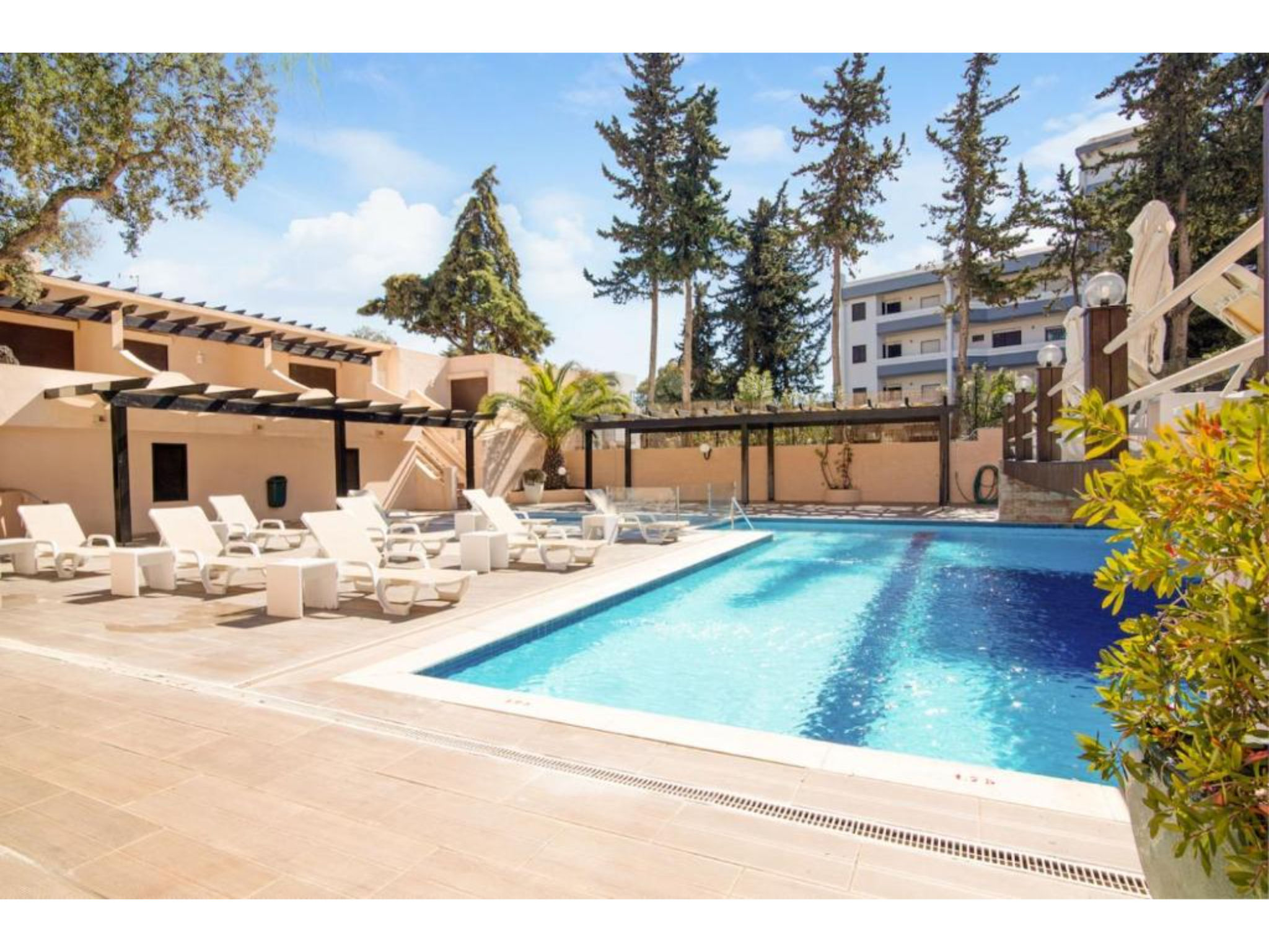 Ivone - Sunny Way-Draußen