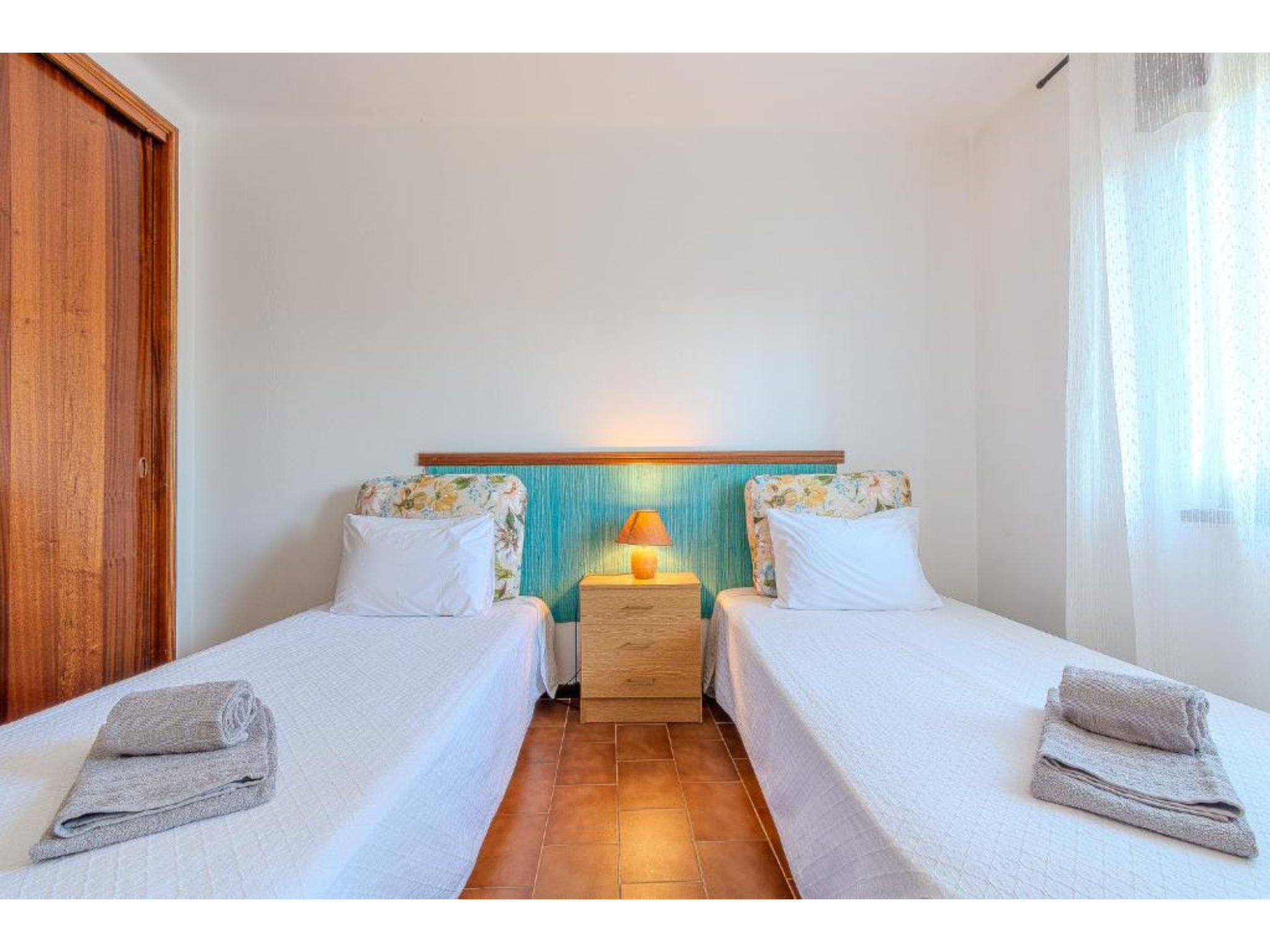 Ivone - Sunny Way-Drinnen