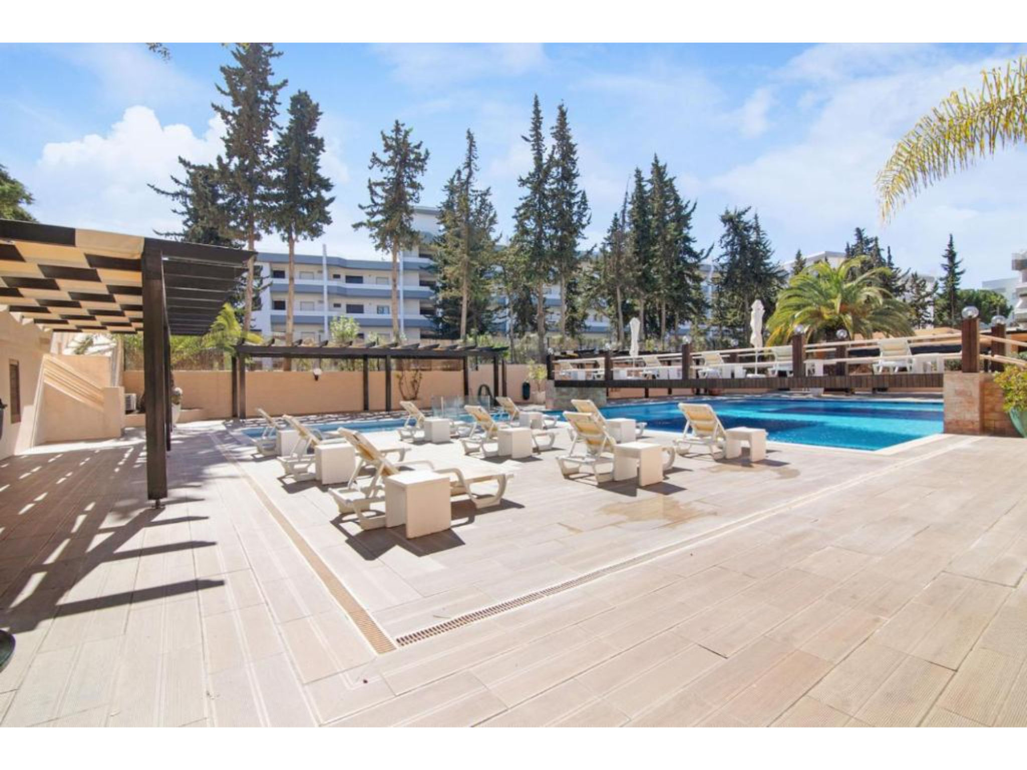 Ivone - Sunny Way-Draußen