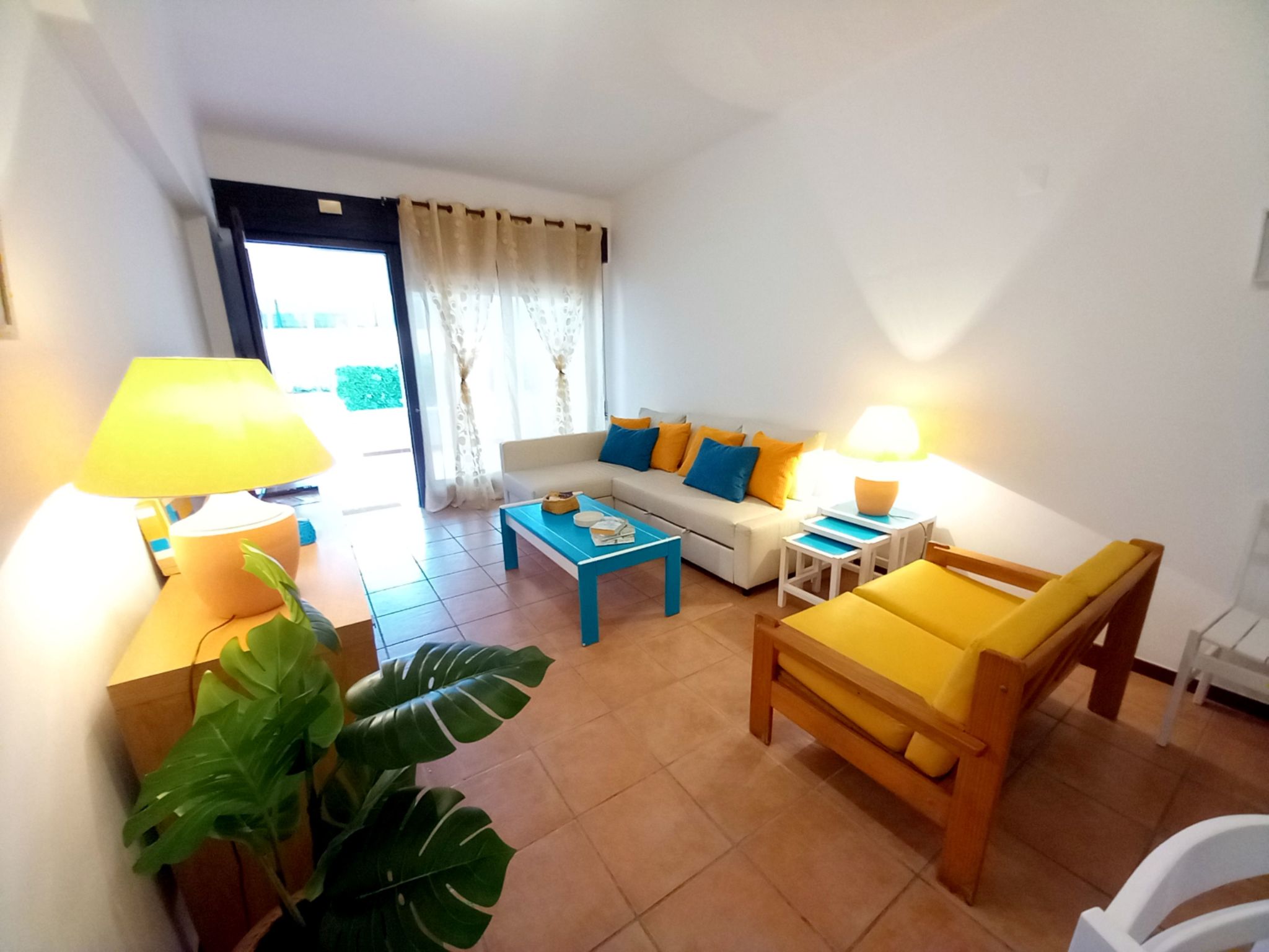 Joyce - Sunny Way-Drinnen