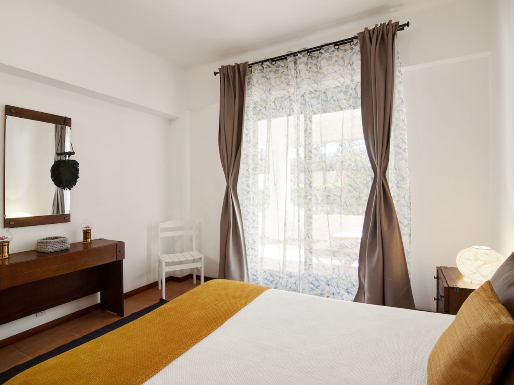 Joyce - Sunny Way-Drinnen