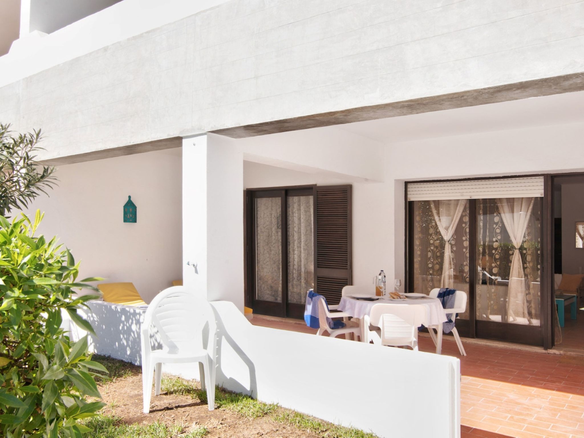 Joyce - Sunny Way-Draußen