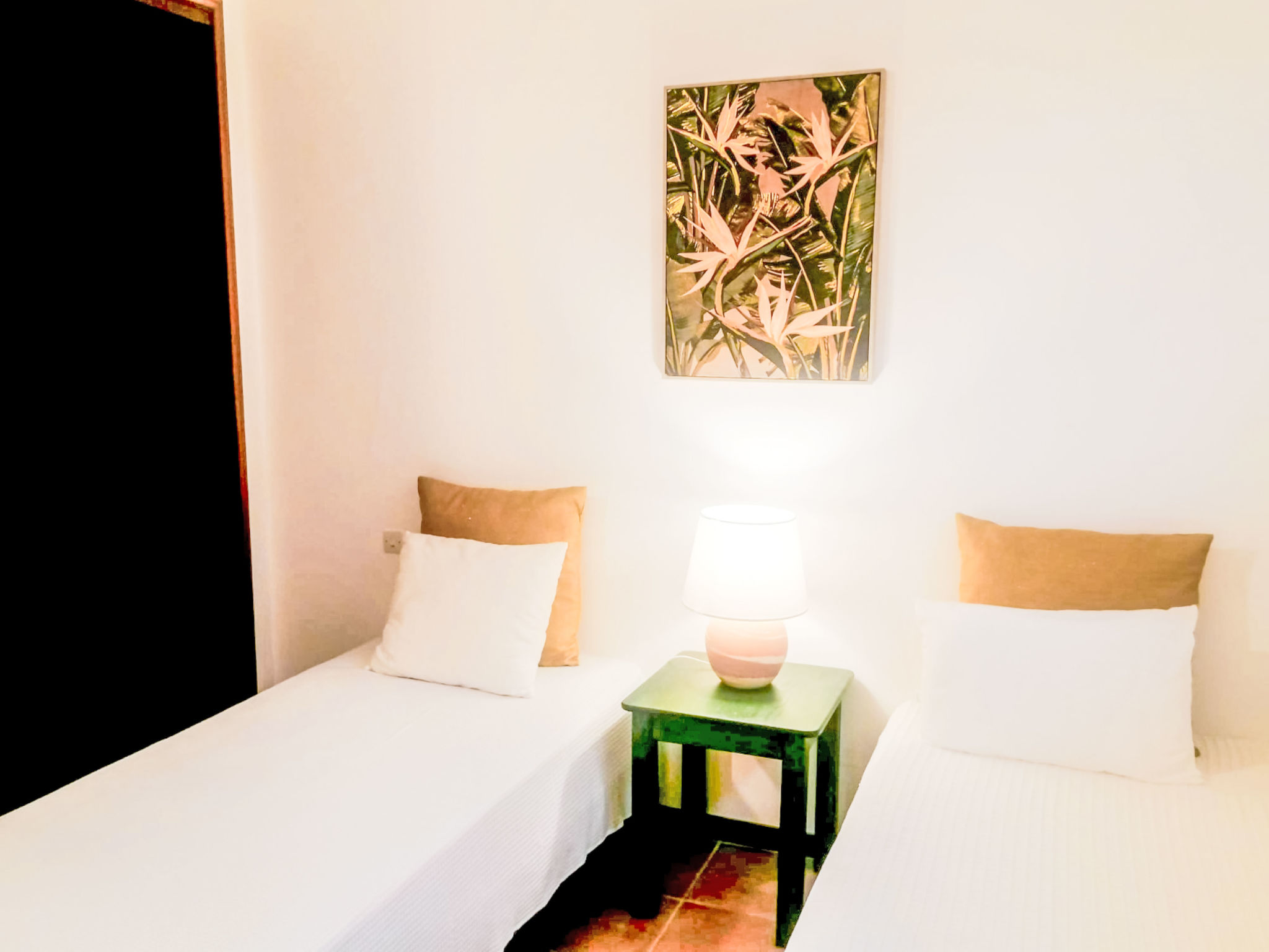 Joyce - Sunny Way-Drinnen