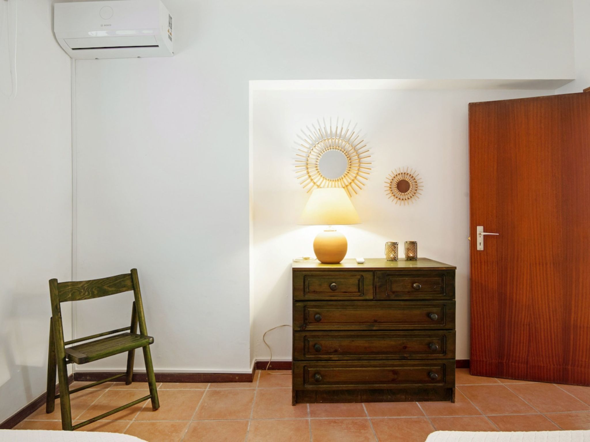 Joyce - Sunny Way-Drinnen