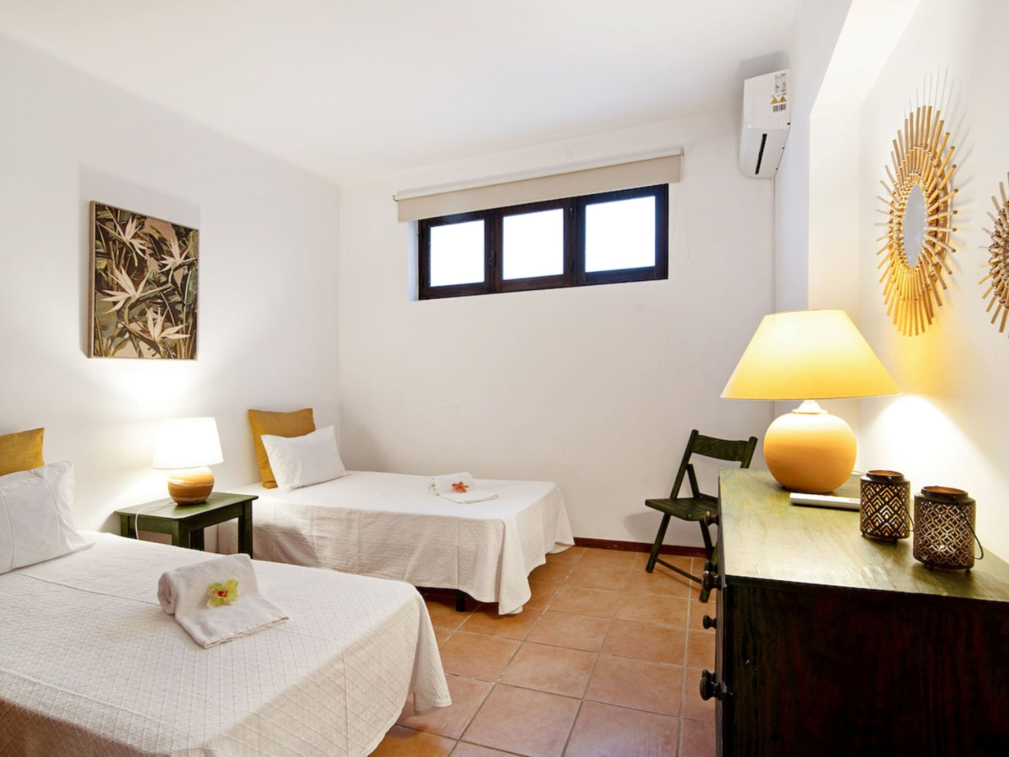 Joyce - Sunny Way-Drinnen