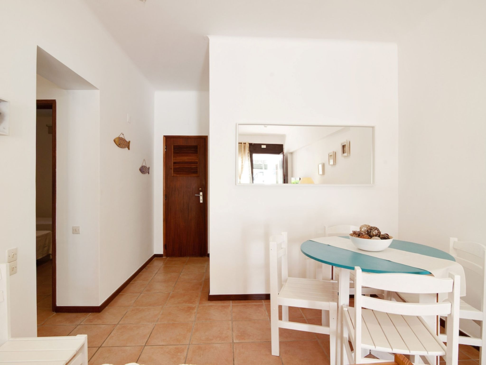 Joyce - Sunny Way-Drinnen