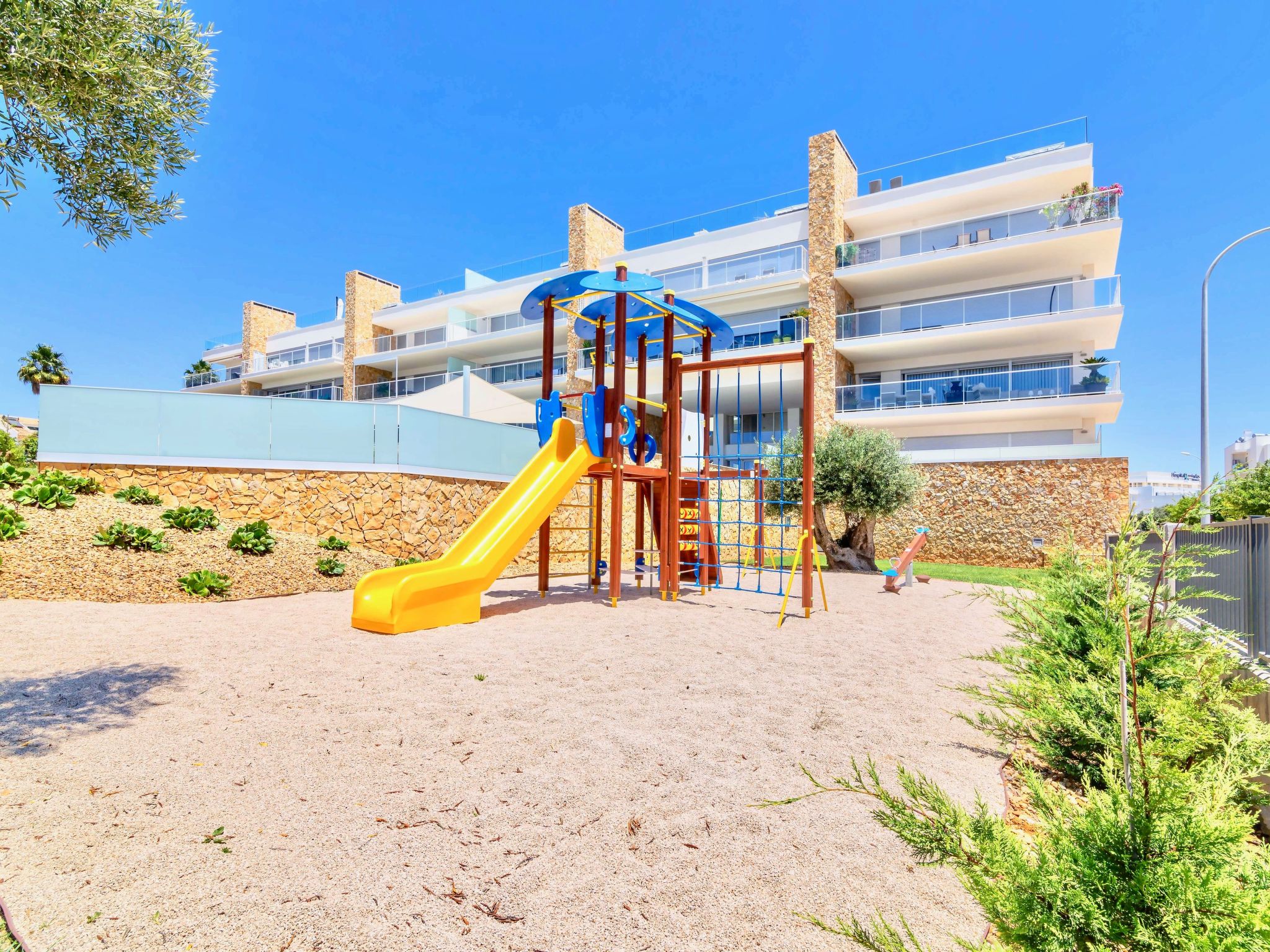 Garten Design brandneue Wohnung mit Pool