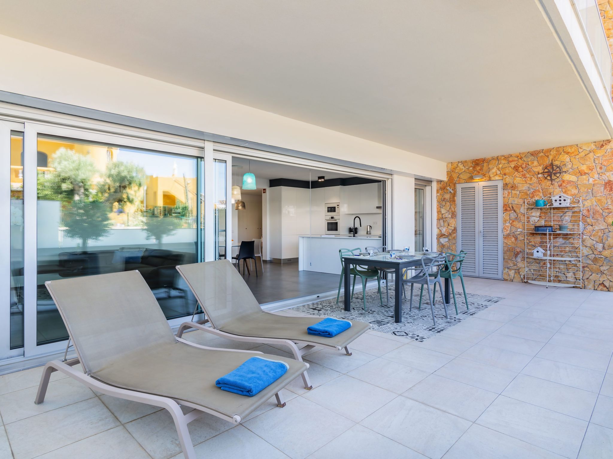 Garten Design brandneue Wohnung mit Pool-Image-tags.info