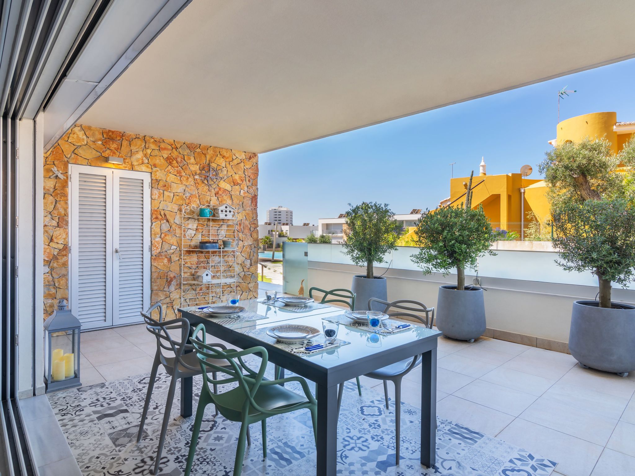 Photo of Garten Design brandneue Wohnung mit Pool