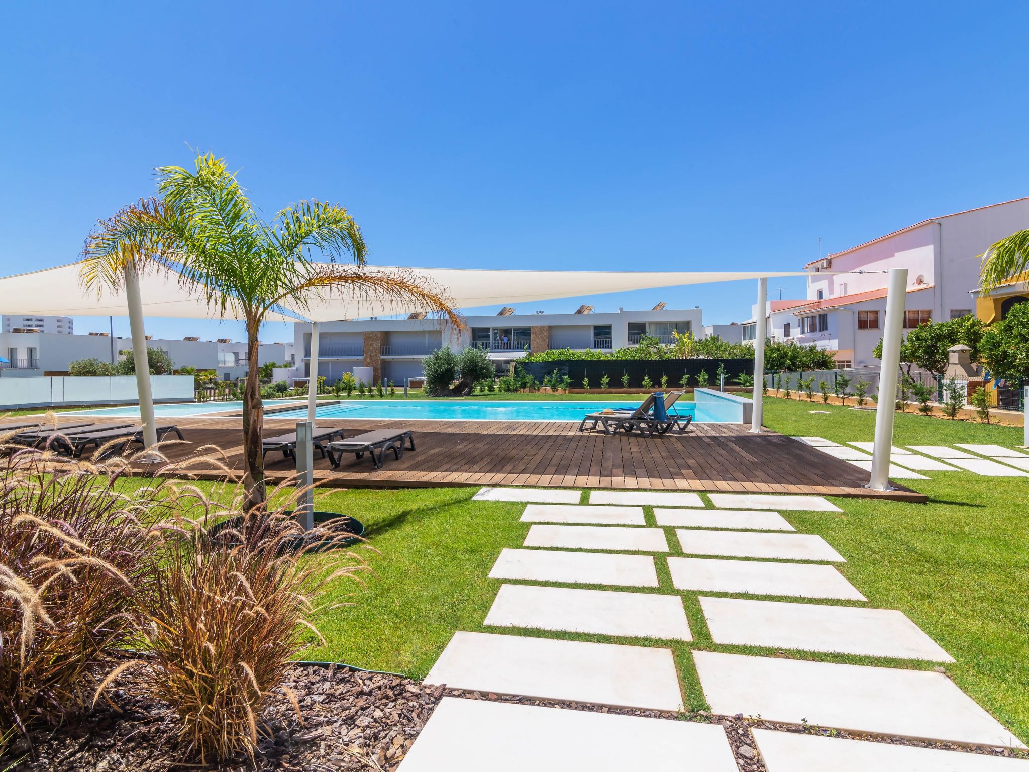 Photo of Garten Design brandneue Wohnung mit Pool