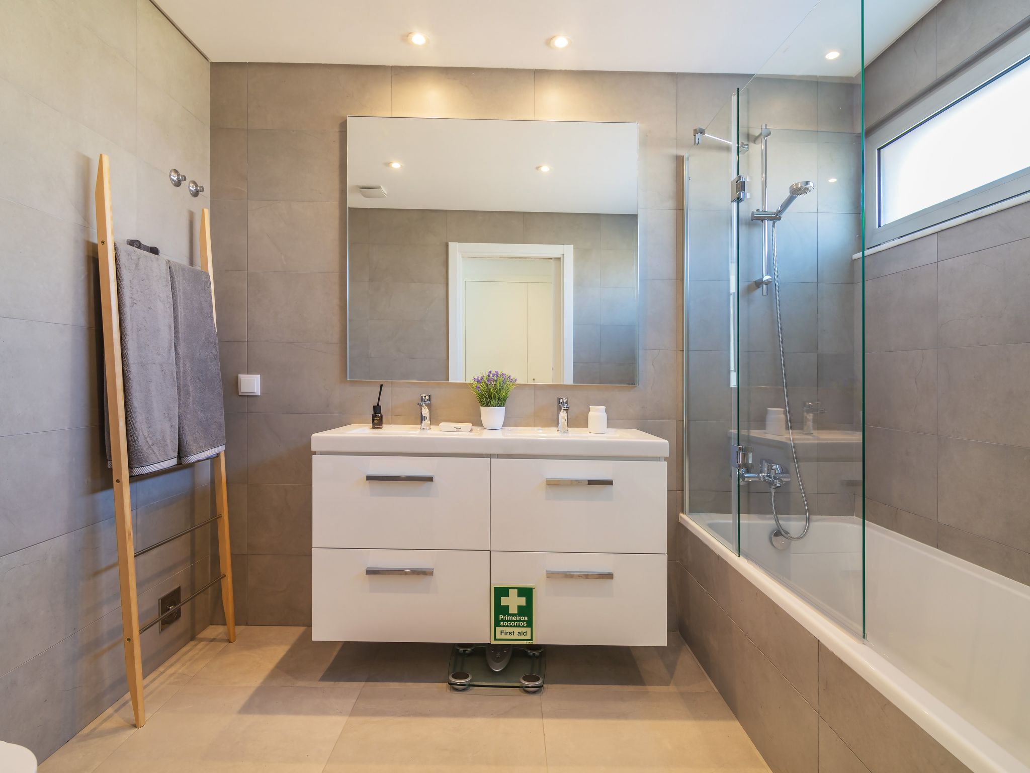 Photo of Garten Design brandneue Wohnung mit Pool