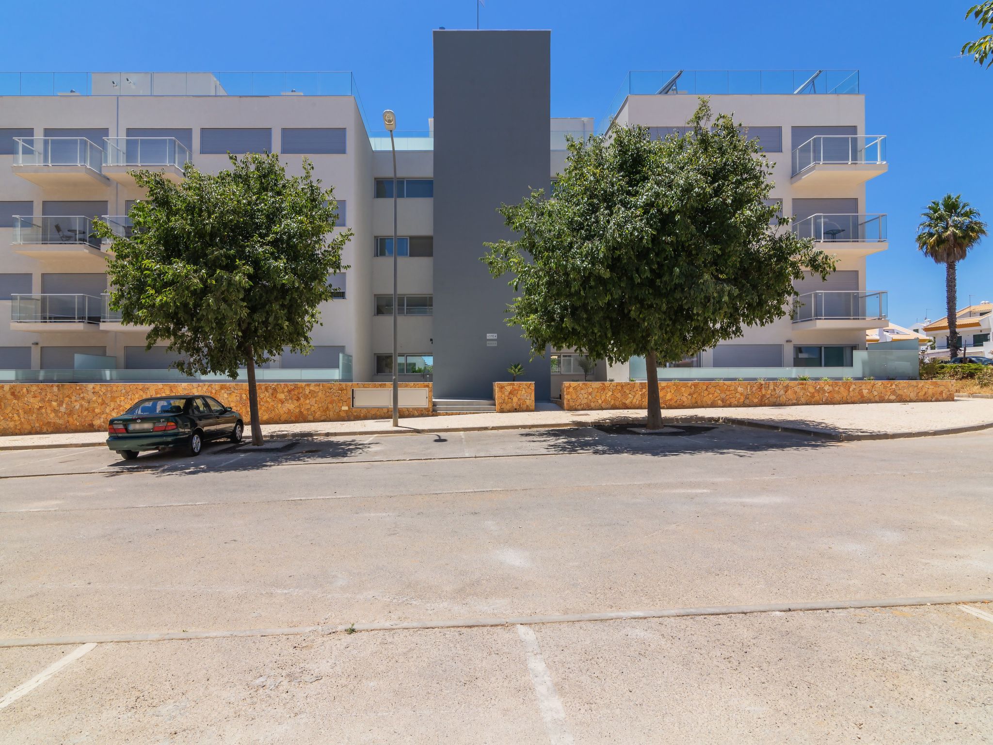 Photo of Garten Design brandneue Wohnung mit Pool