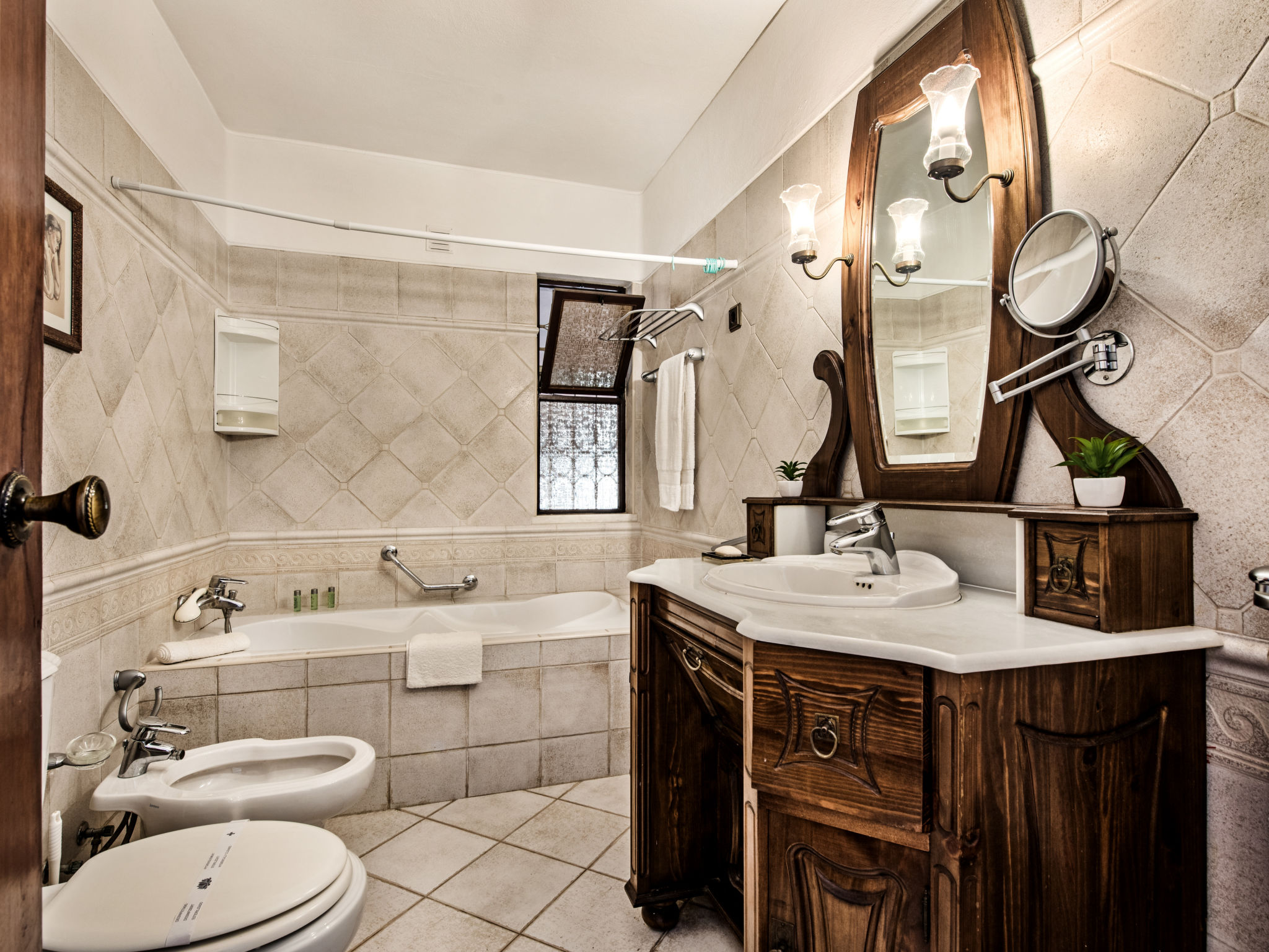 Photo of Libertos V4