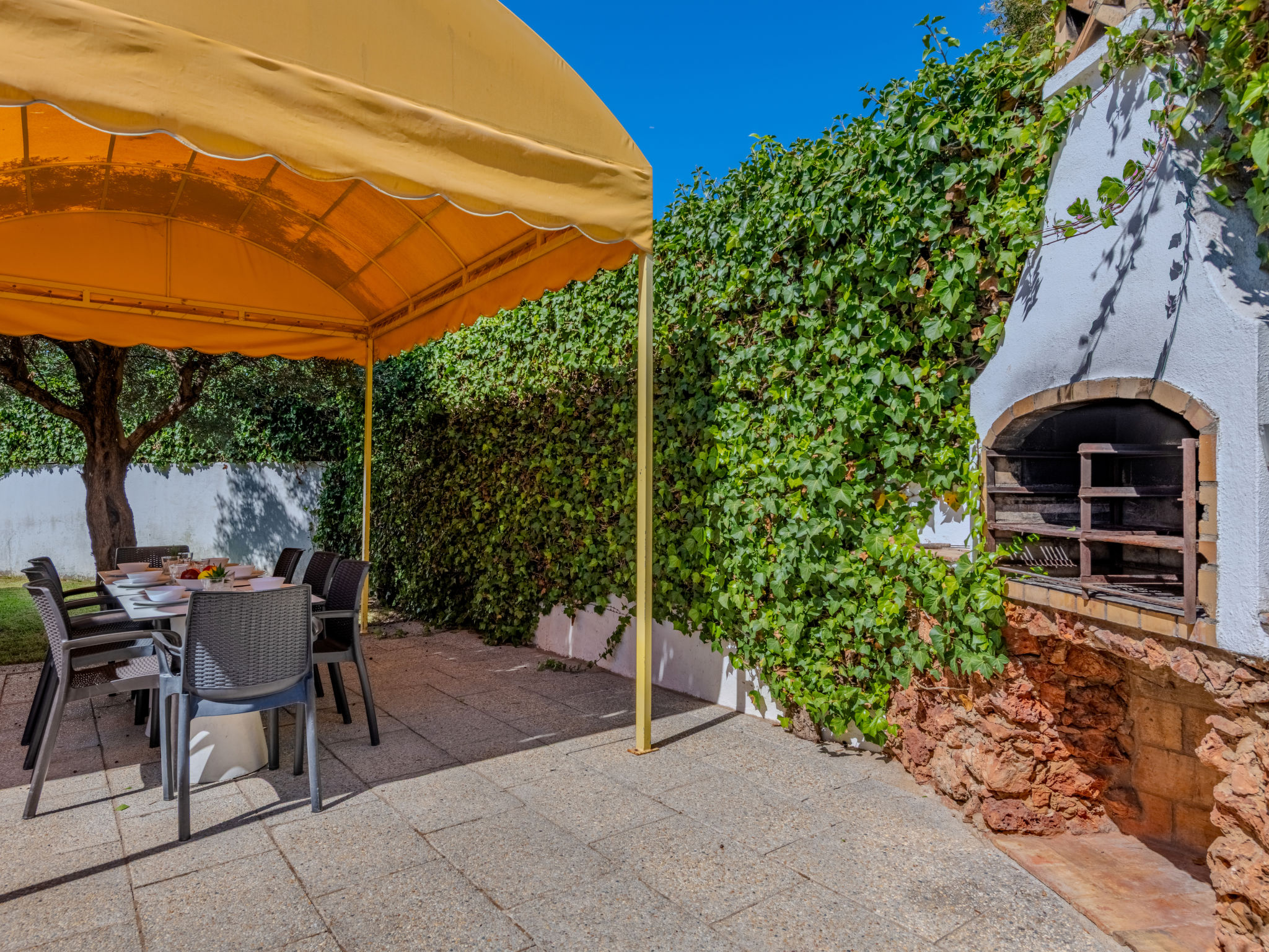 Libertos V4 - VIP Properties - Outside