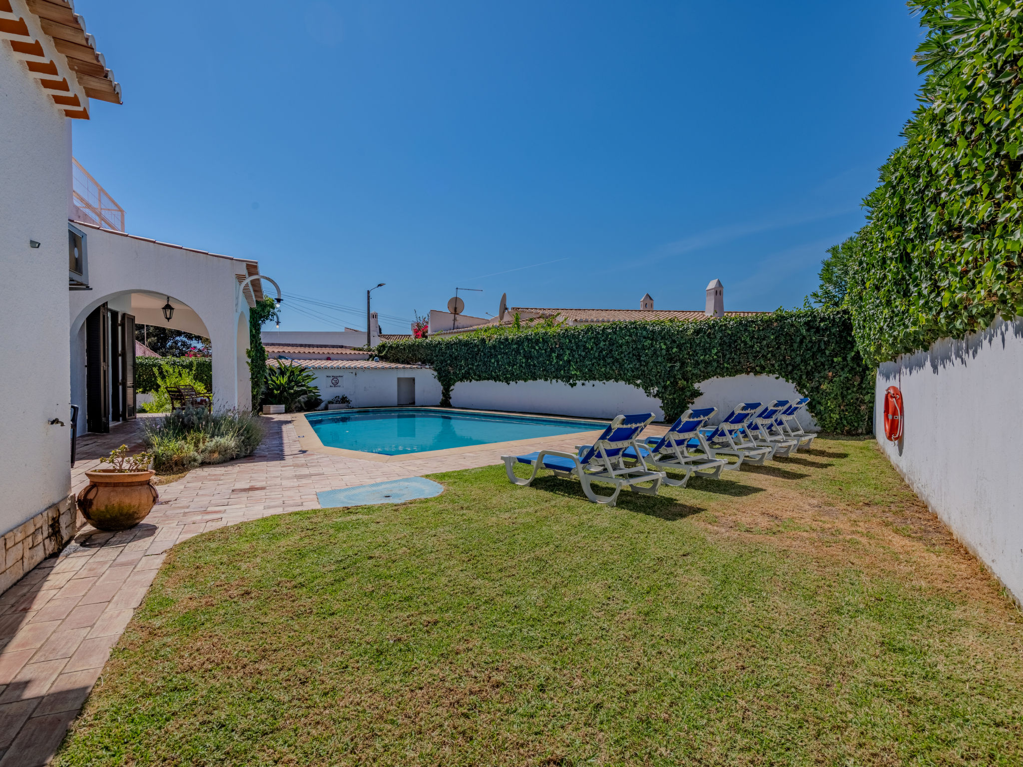 Libertos V4 - VIP Properties - Outside