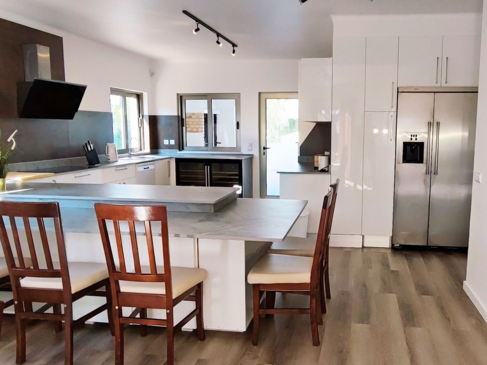 Villa mit 6 Schlafzimmern, Familie, Gruppen, Strand, Pool, Garten