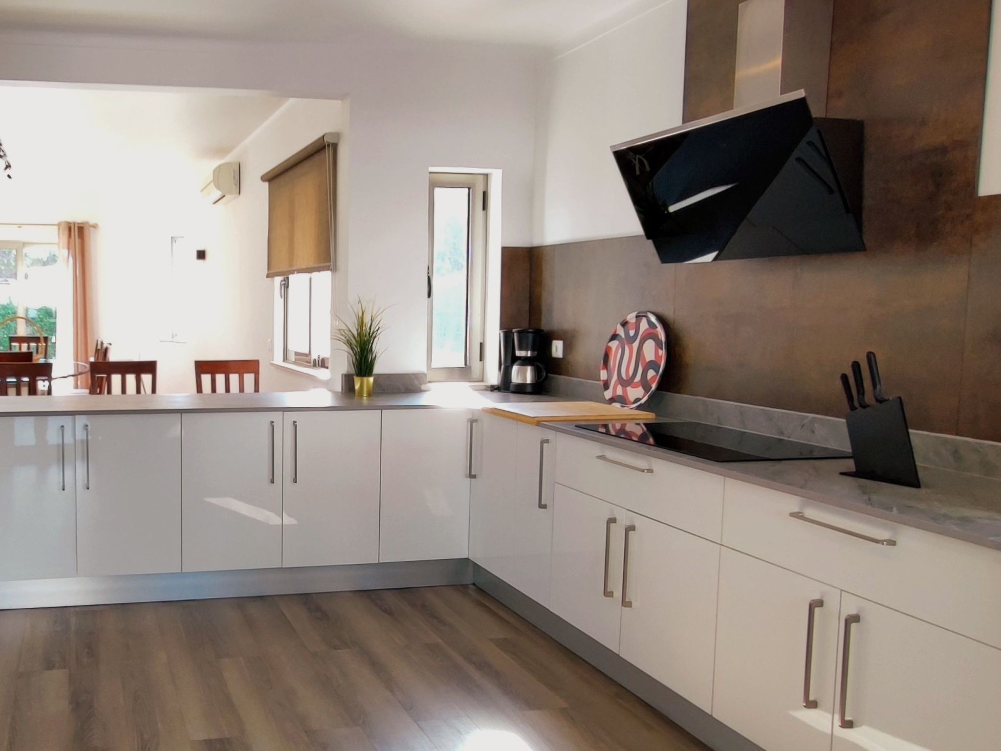 Villa mit 6 Schlafzimmern, Familie, Gruppen, Strand, Pool, Garten-Image-tags.info