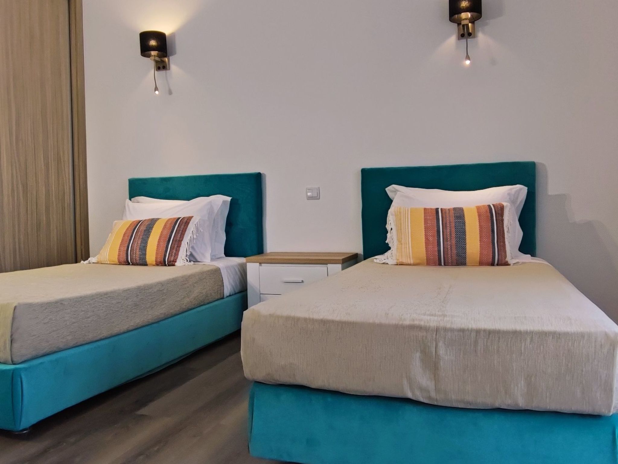 Villa mit 6 Schlafzimmern, Familie, Gruppen, Strand, Pool, Garten-Image-tags.info