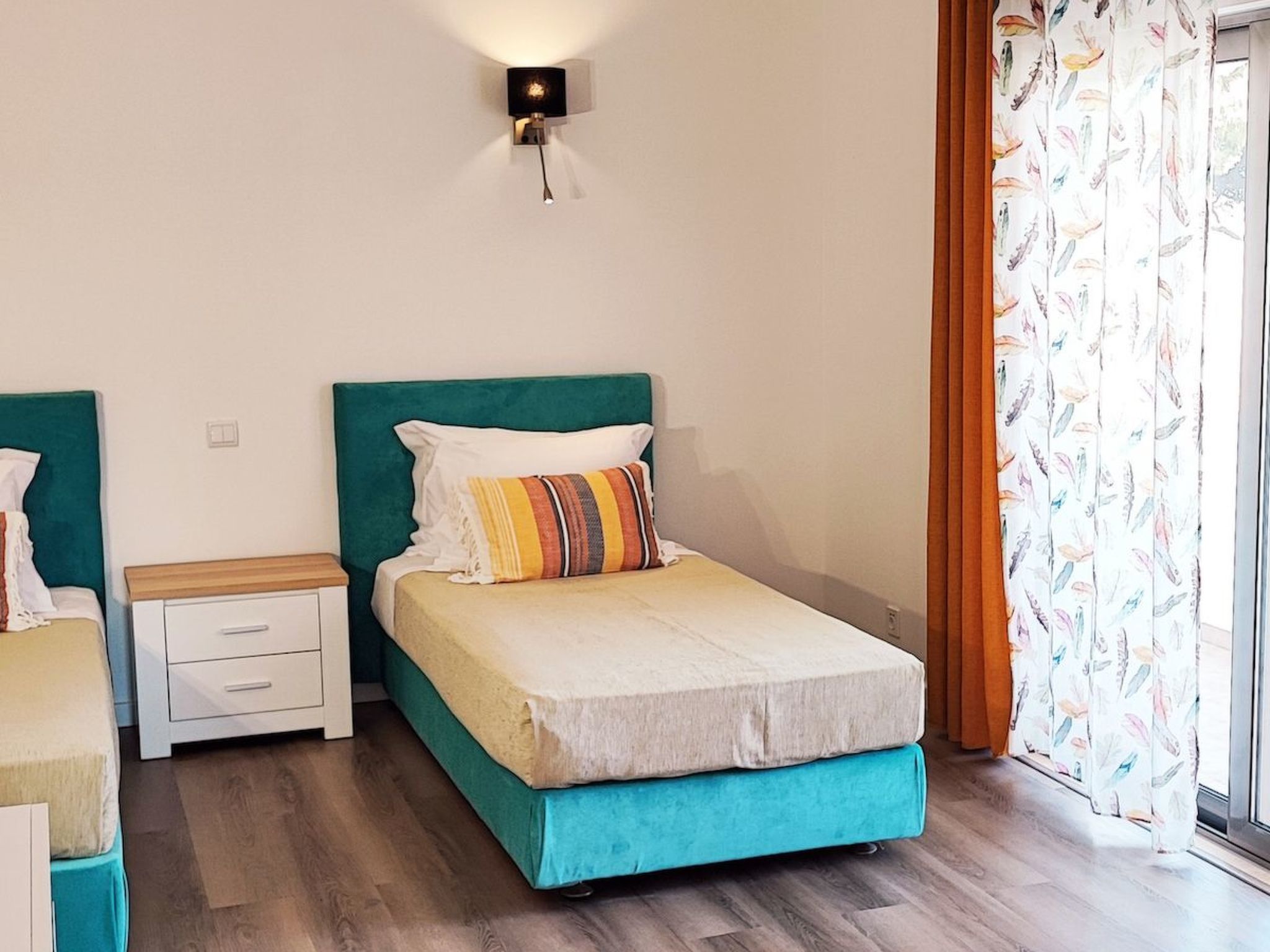 Villa mit 6 Schlafzimmern, Familie, Gruppen, Strand, Pool, Garten-Image-tags.info