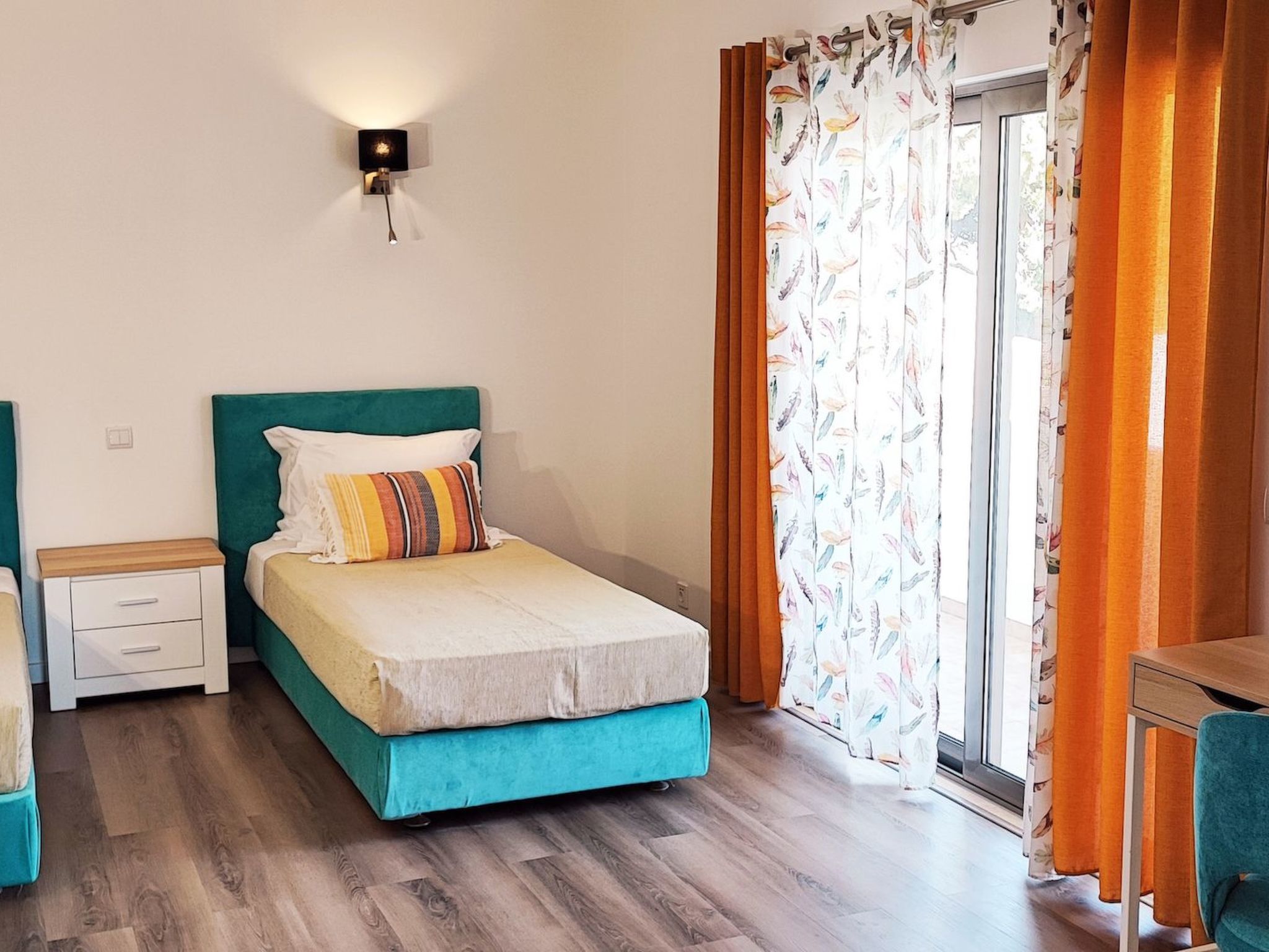 Villa mit 6 Schlafzimmern, Familie, Gruppen, Strand, Pool, Garten-Image-tags.info