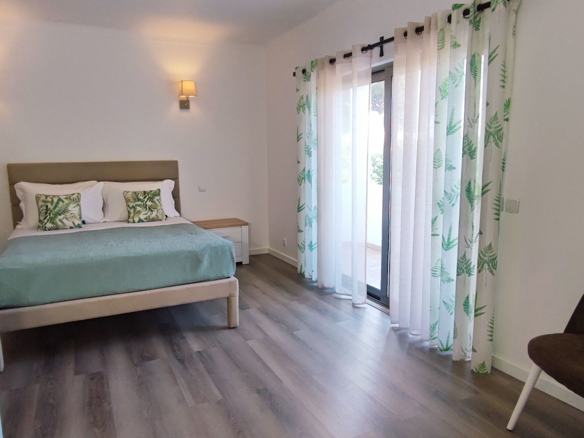 Villa mit 6 Schlafzimmern, Familie, Gruppen, Strand, Pool, Garten-Image-tags.info