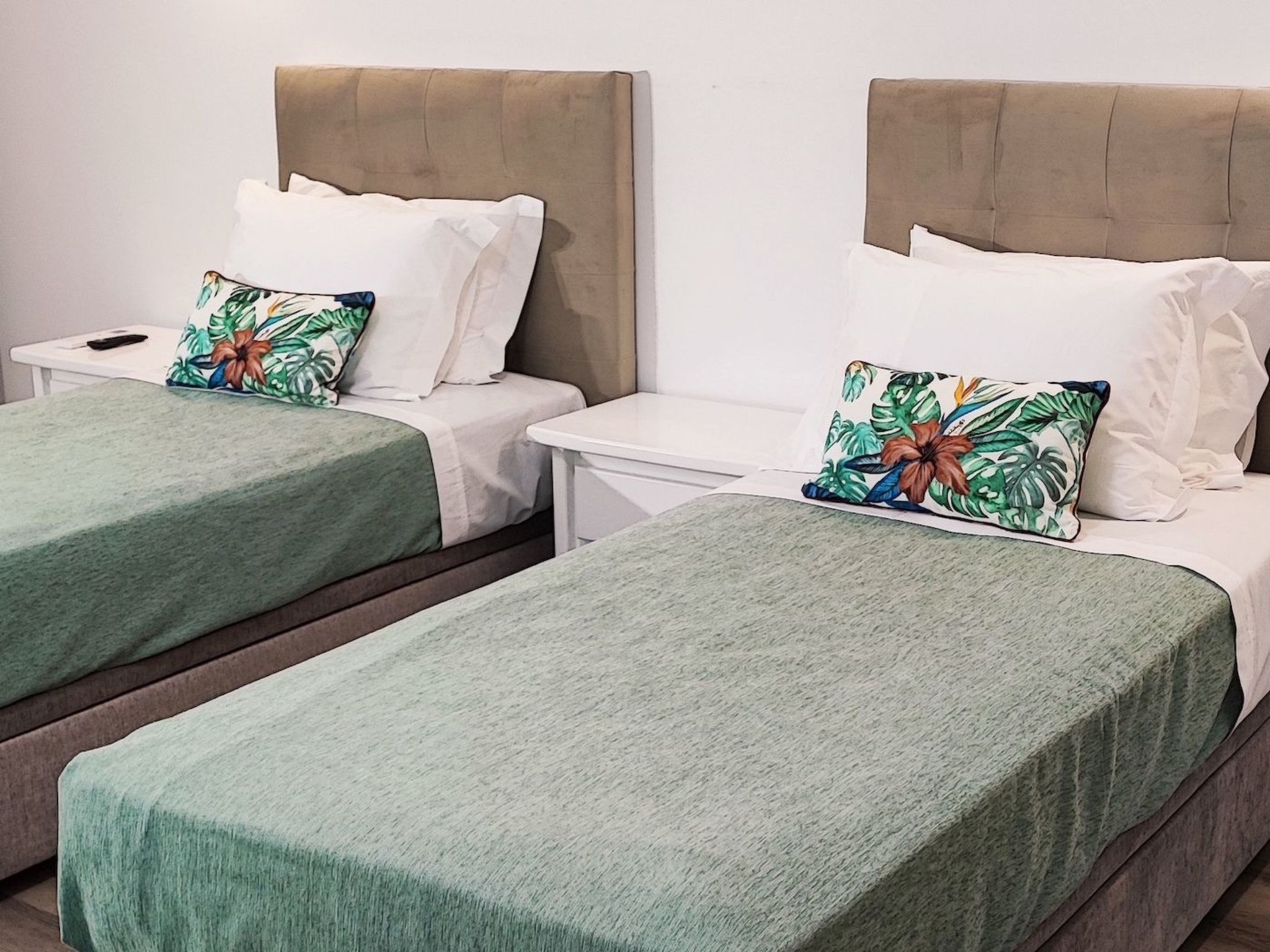 Villa mit 6 Schlafzimmern, Familie, Gruppen, Strand, Pool, Garten-Image-tags.info