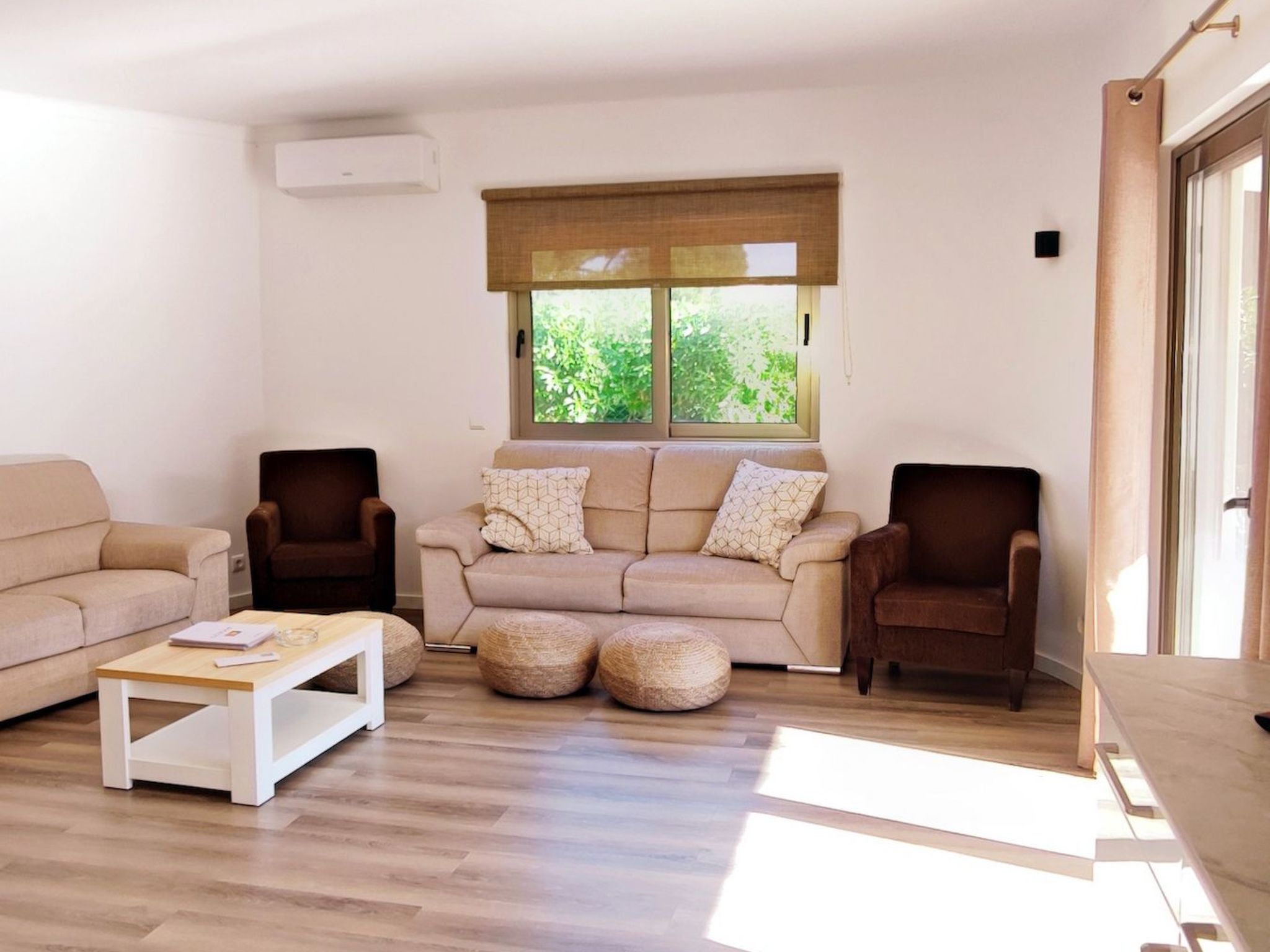 Villa mit 6 Schlafzimmern, Familie, Gruppen, Strand, Pool, Garten-Image-tags.info