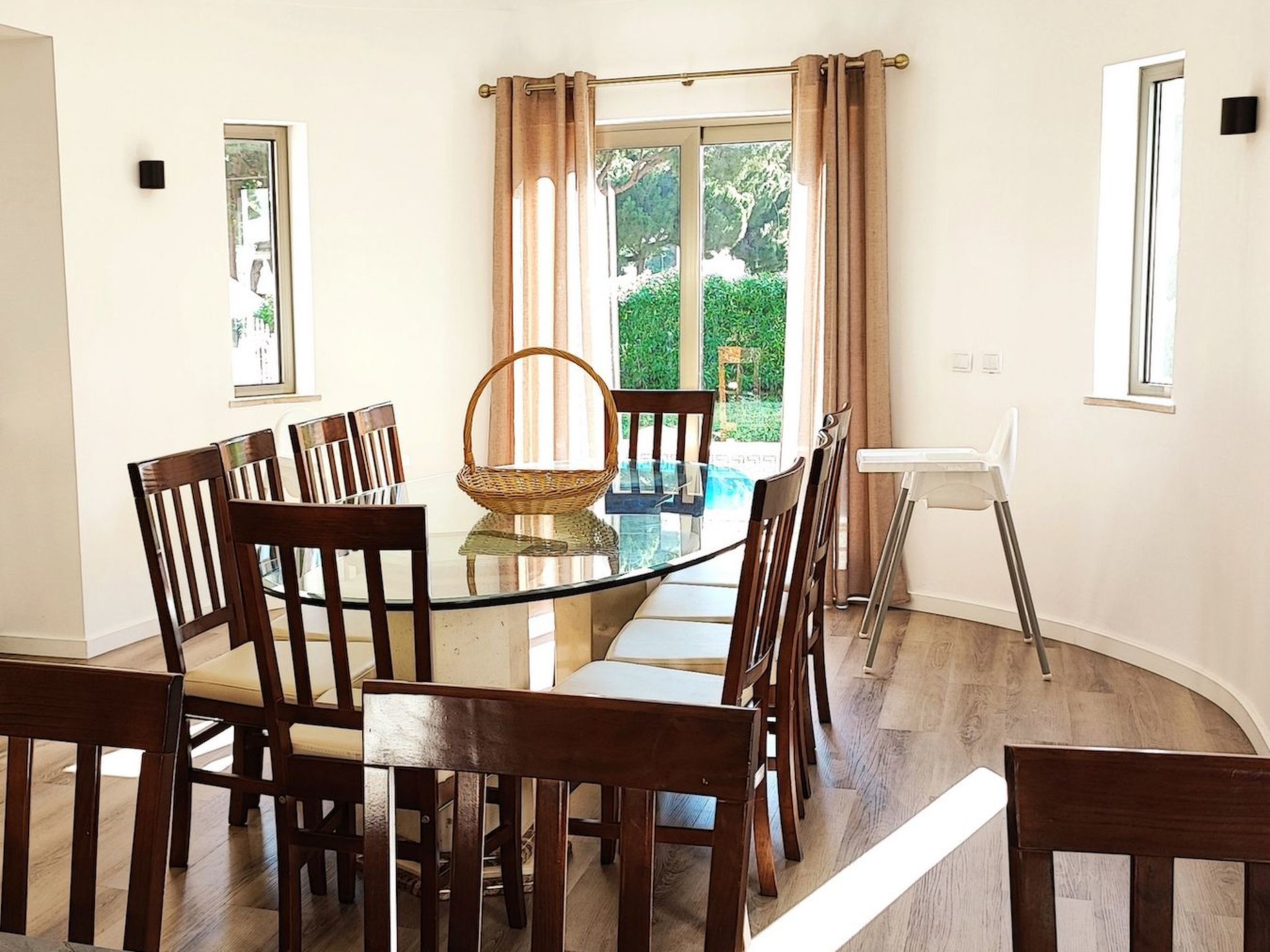 Villa mit 6 Schlafzimmern, Familie, Gruppen, Strand, Pool, Garten-Image-tags.info