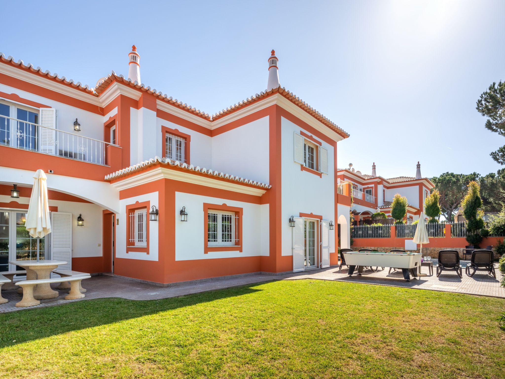 4-Schlafzimmer-Villa R2, Garten, Pool, Strand